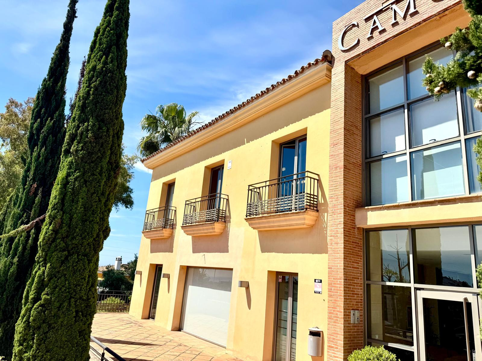 Gewerbefläche zum Verkauf in Marbella Golden Mile, Costa del Sol