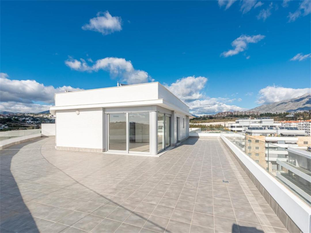 Penthouse for sale in Nueva Andalucía, Costa del Sol