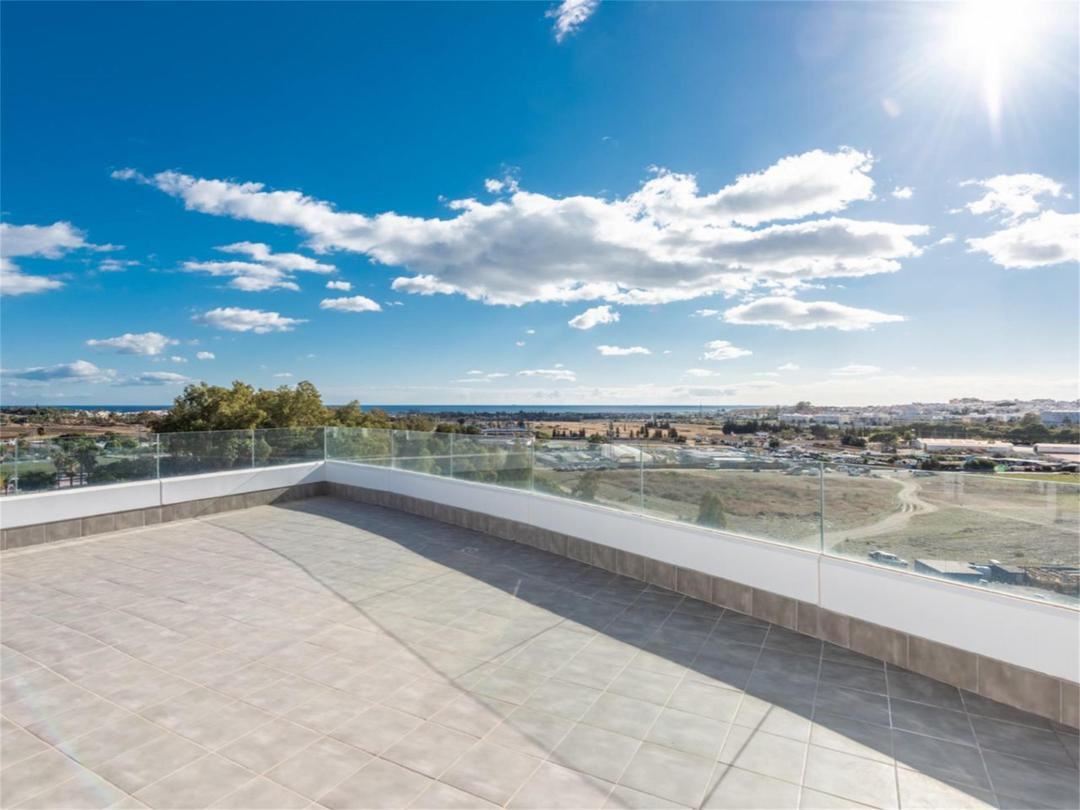 Penthouse for sale in Nueva Andalucía, Costa del Sol