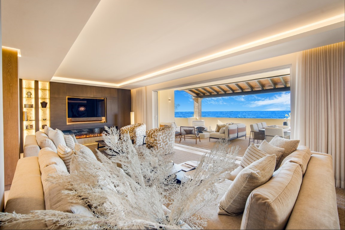 Exceptional four bedroom, duplex penthouse in Rio Real Playa with panoramic sea views