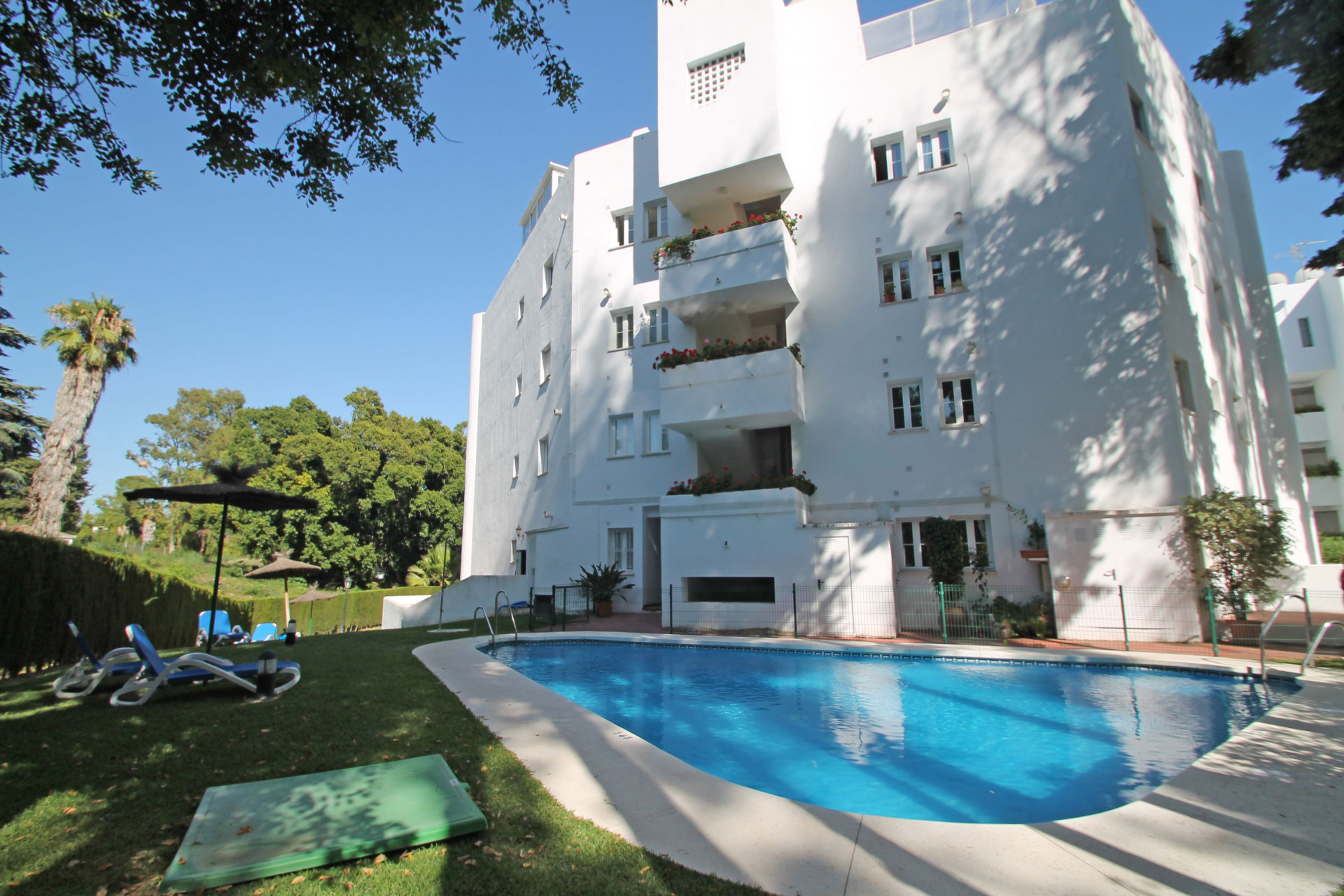 Duplex Penthouse Marbella Real two bed, Marbella Golden Mile