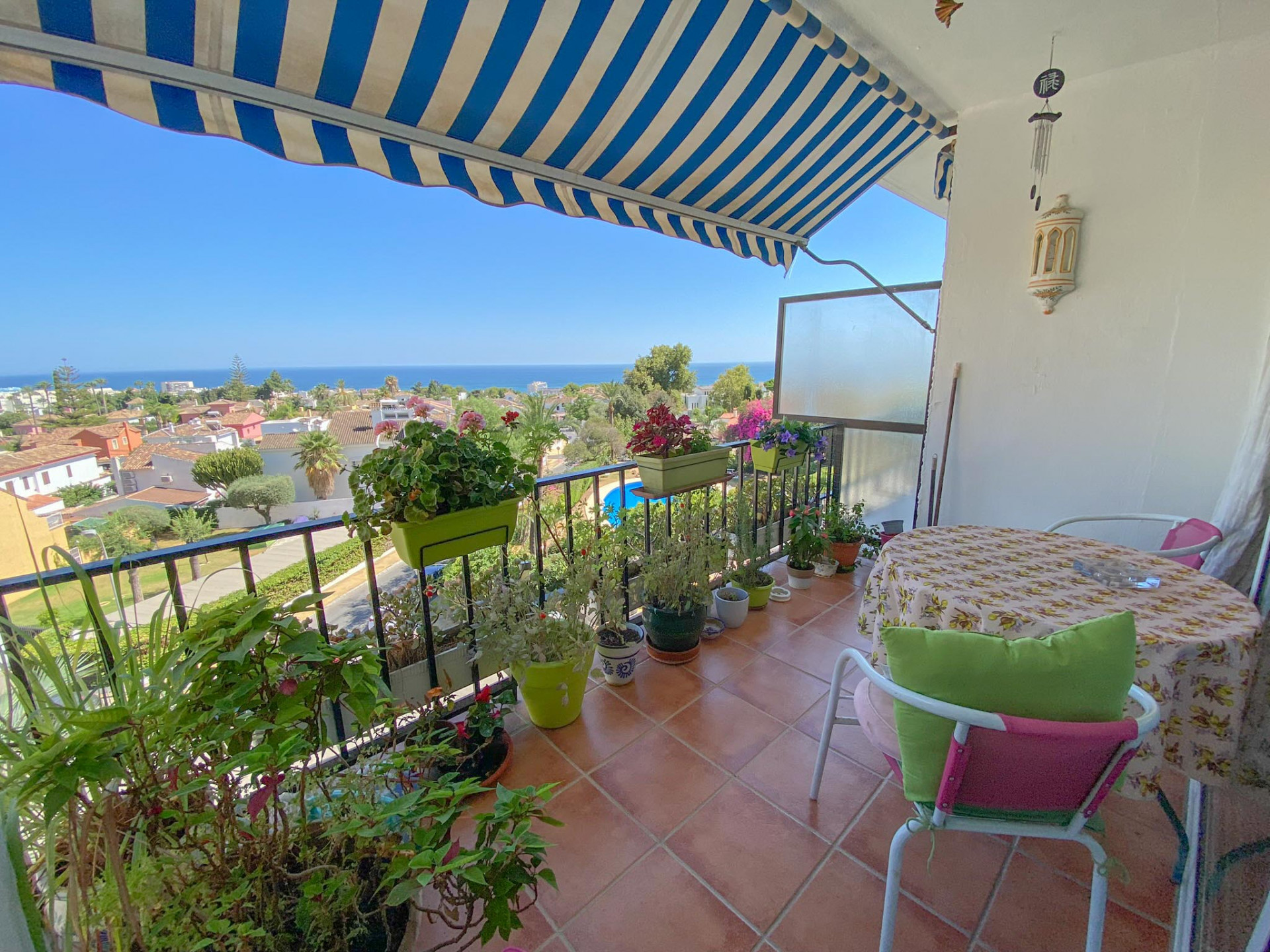 Two bedroom apartment with sea views in Marbella
