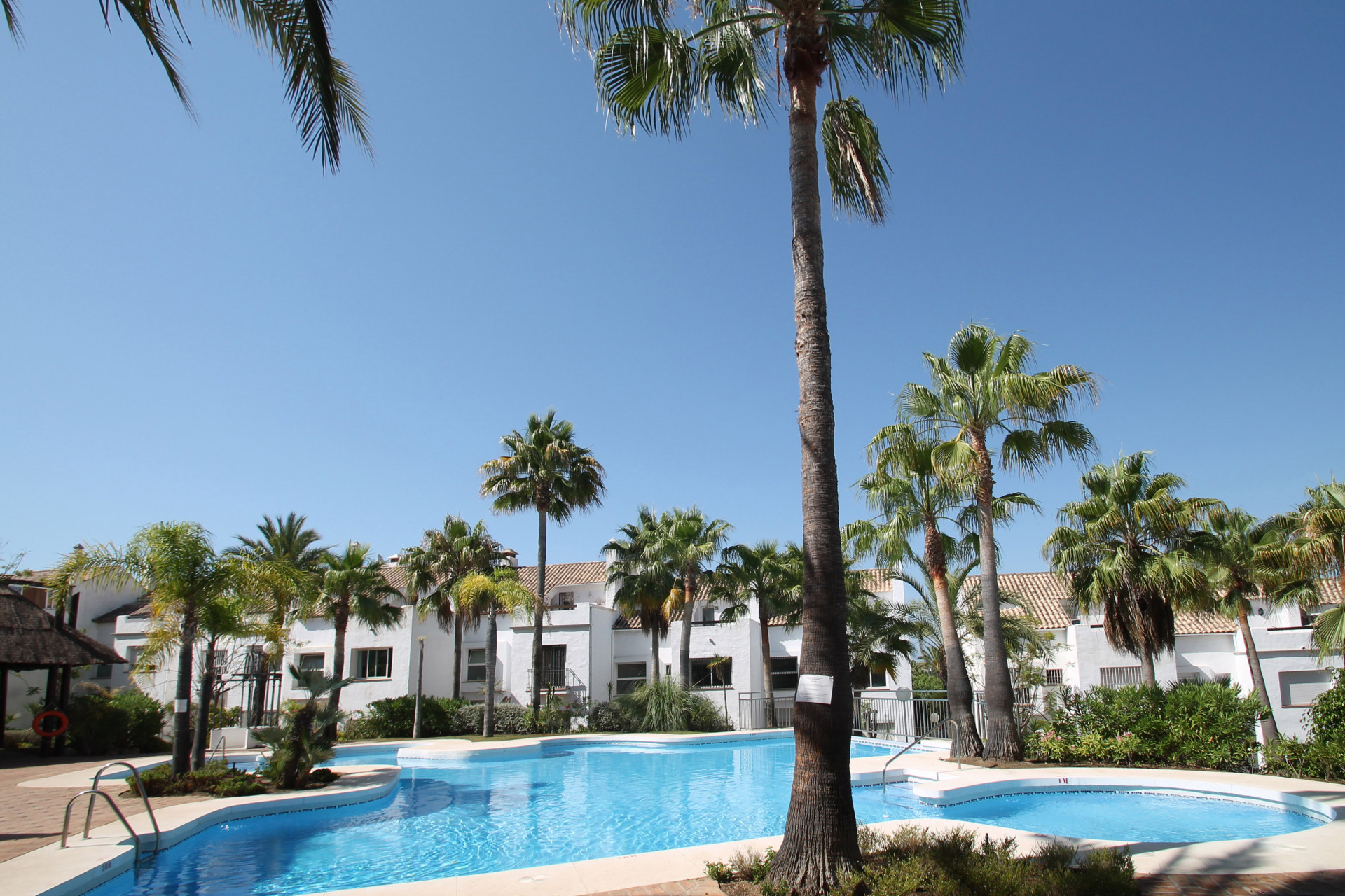 Four bedroom townhouse in a tranquil area on Marbella's Golden Mile