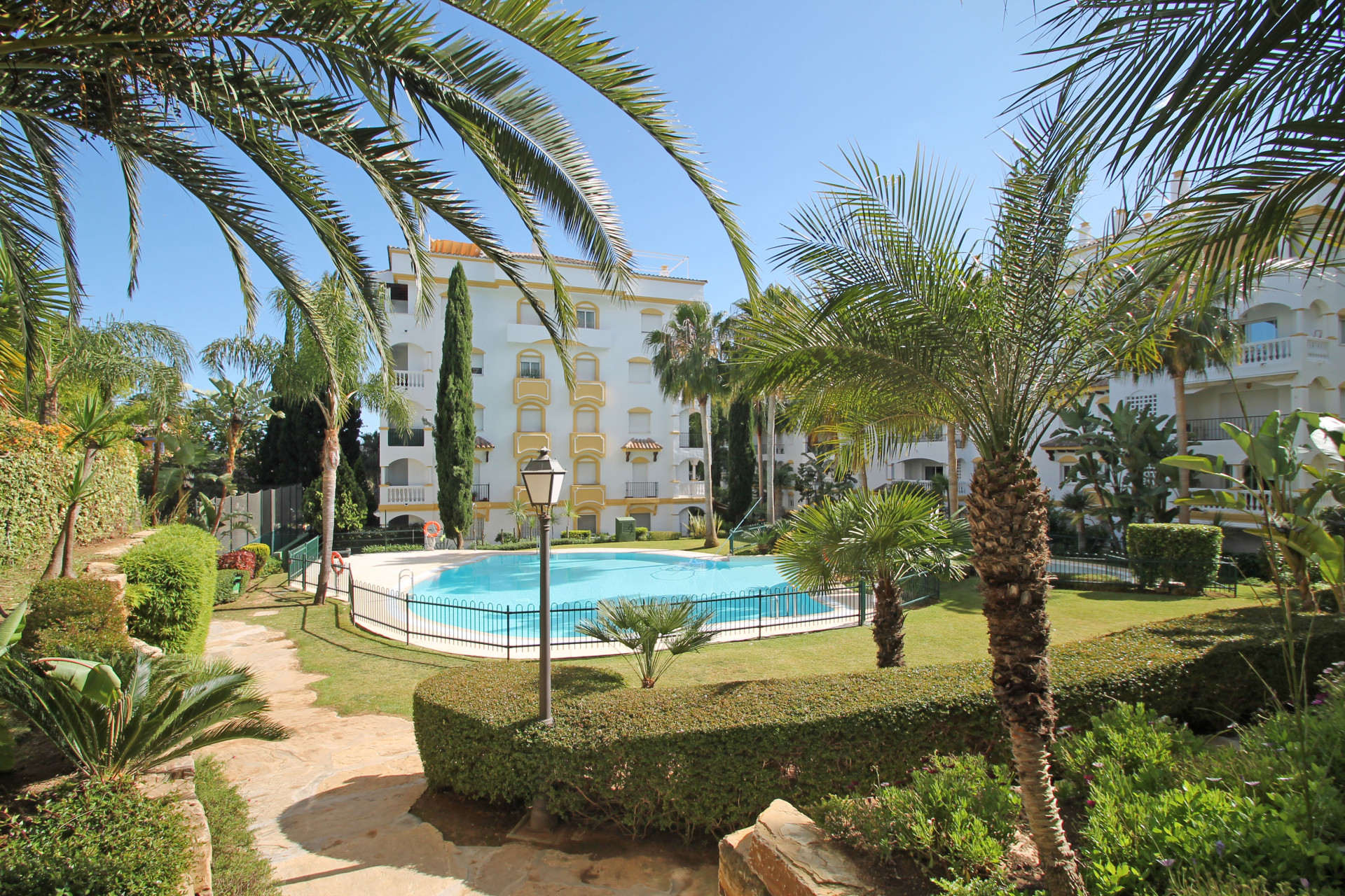 Two bedroom apartment within walking distance to the beach and amenities in Marbella
