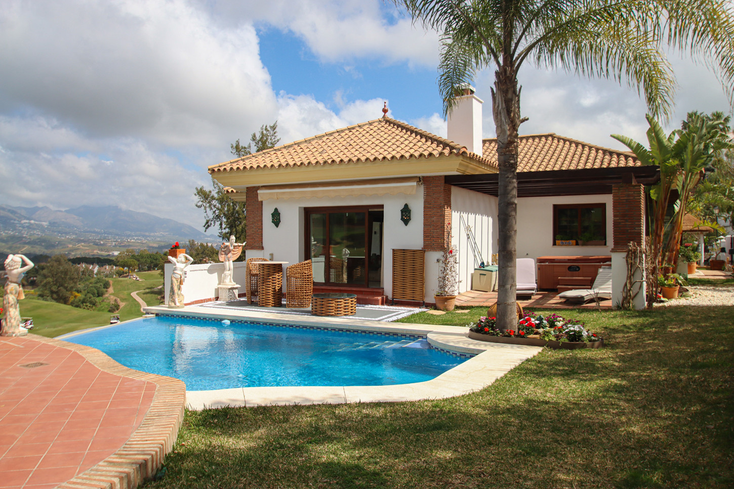 Frontline Golf Villa for Sale in La Cala de Mijas Golf