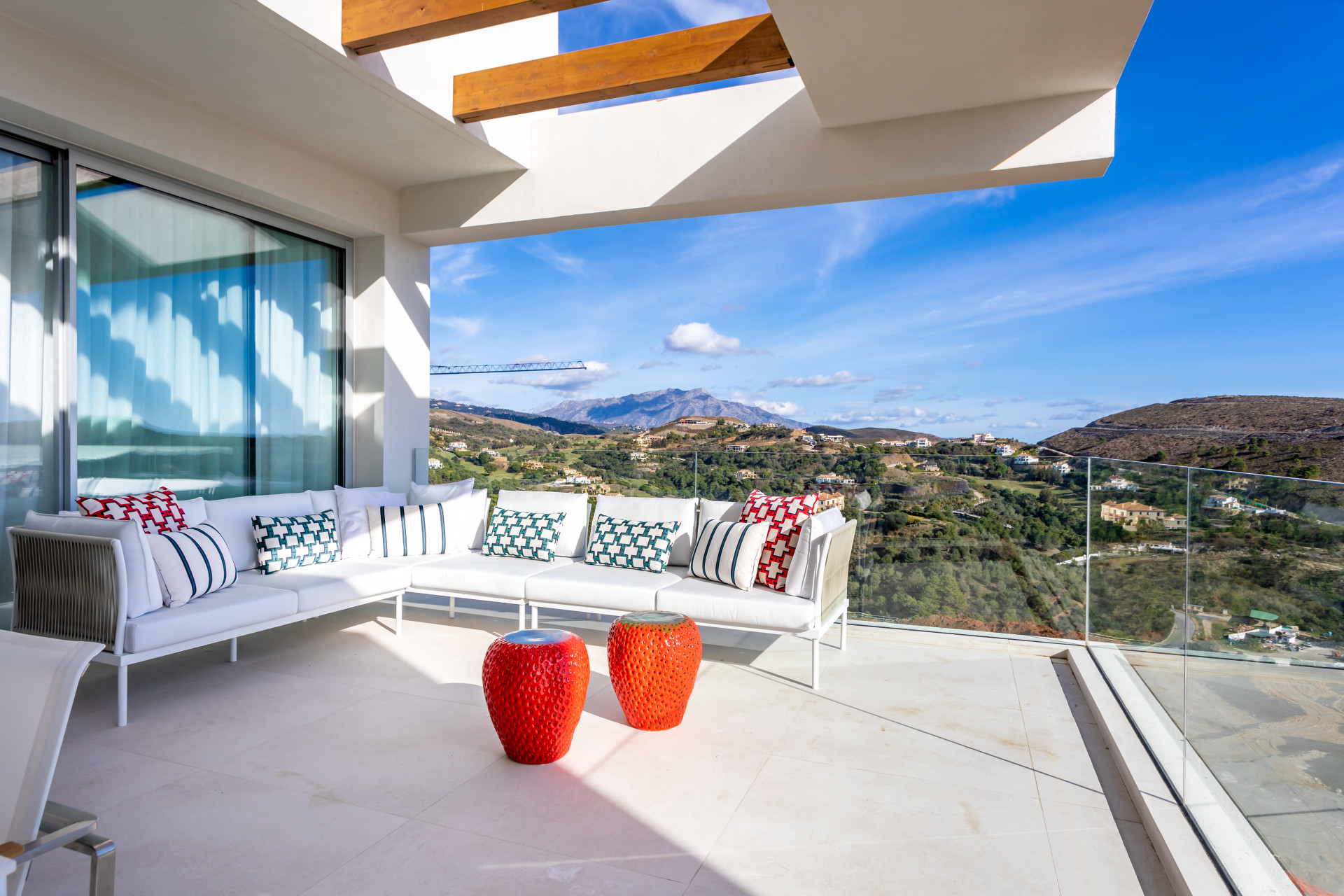 New  three bedroom  apartment in Marbella West