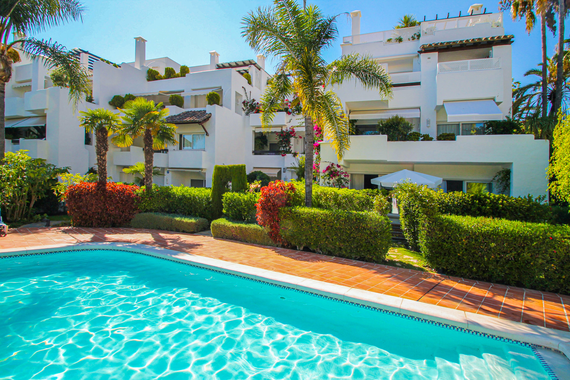 Beachside garden corner apartment on Marbella's Golden Mile