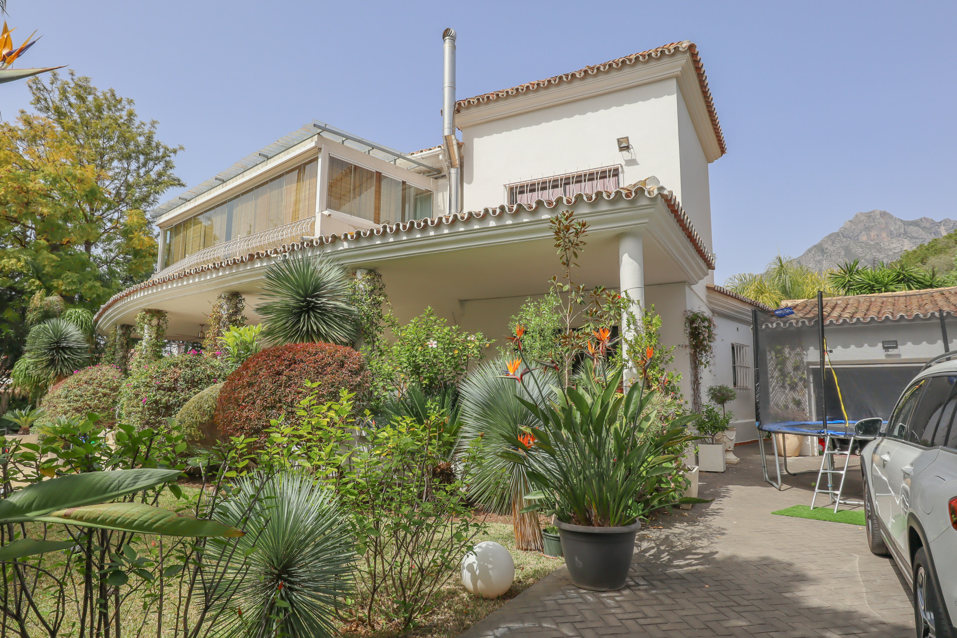 South facing four bedroom villa in Nagueles, Marbella