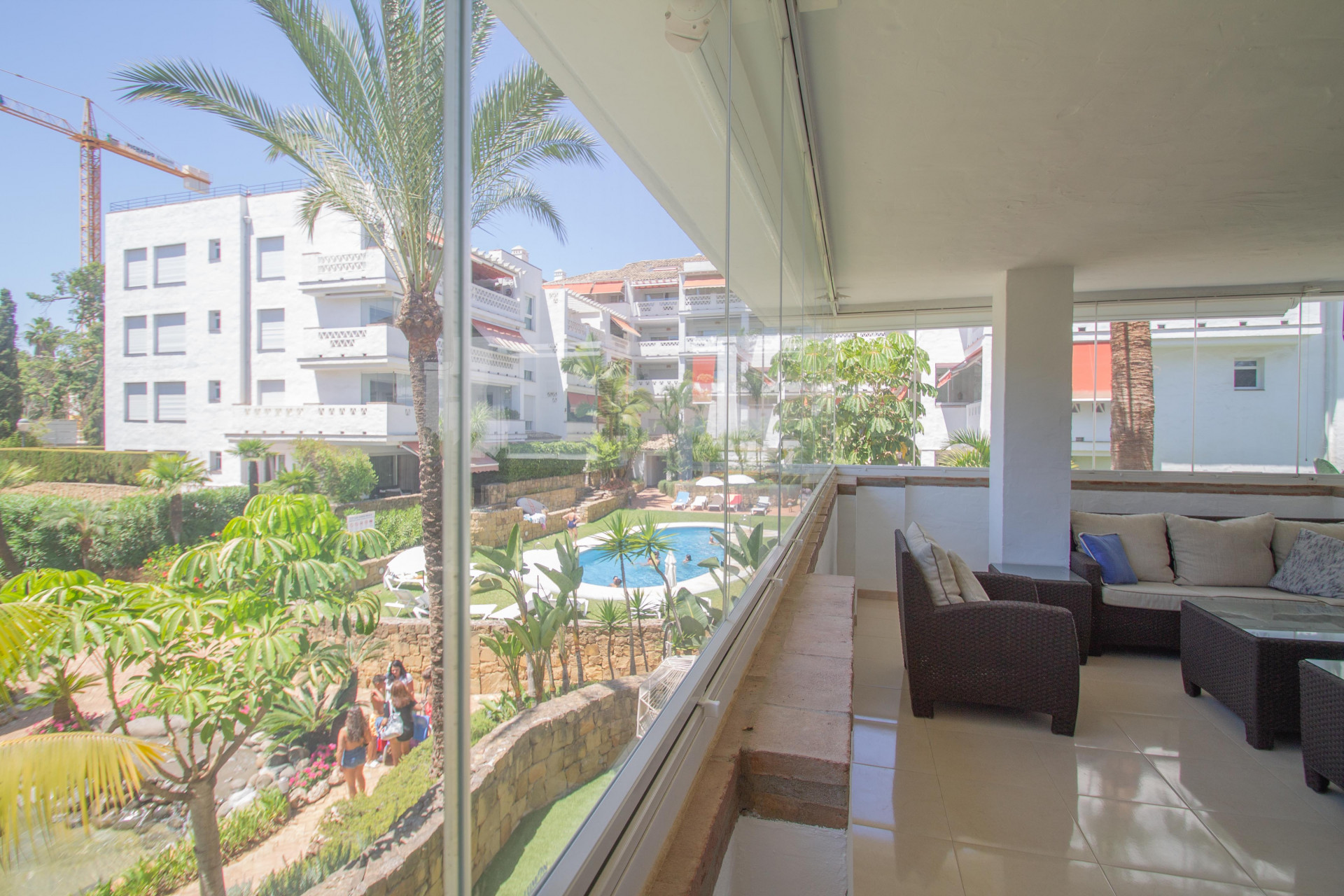 Beachside three bedroom west facing apartment on Marbella's Golden Mile