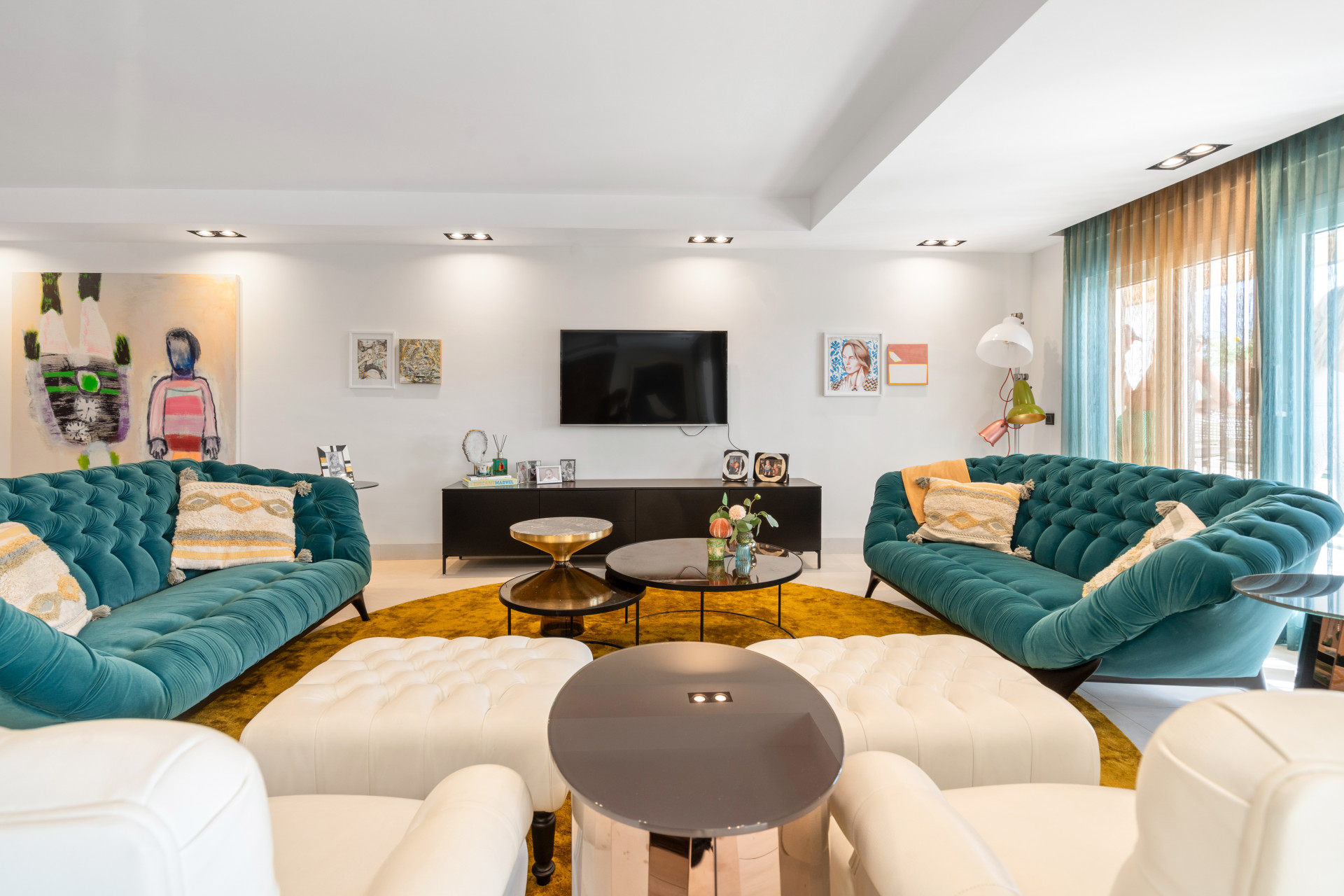 Stunning Fully Renovated 4-Bedroom Apartment in Playas del Duque – Puerto Banús — photo 5