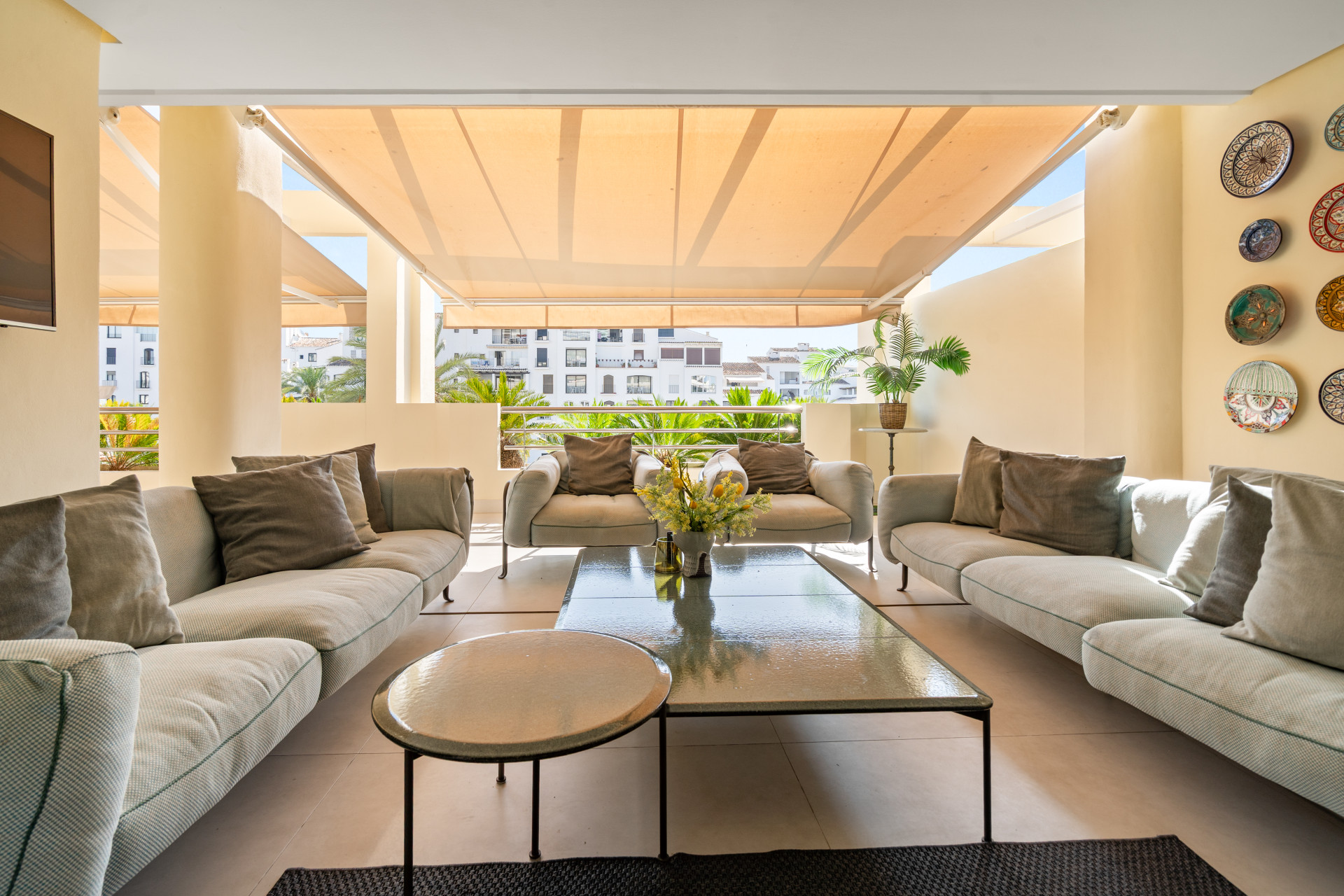 Stunning Fully Renovated 4-Bedroom Apartment in Playas del Duque – Puerto Banús — photo 9