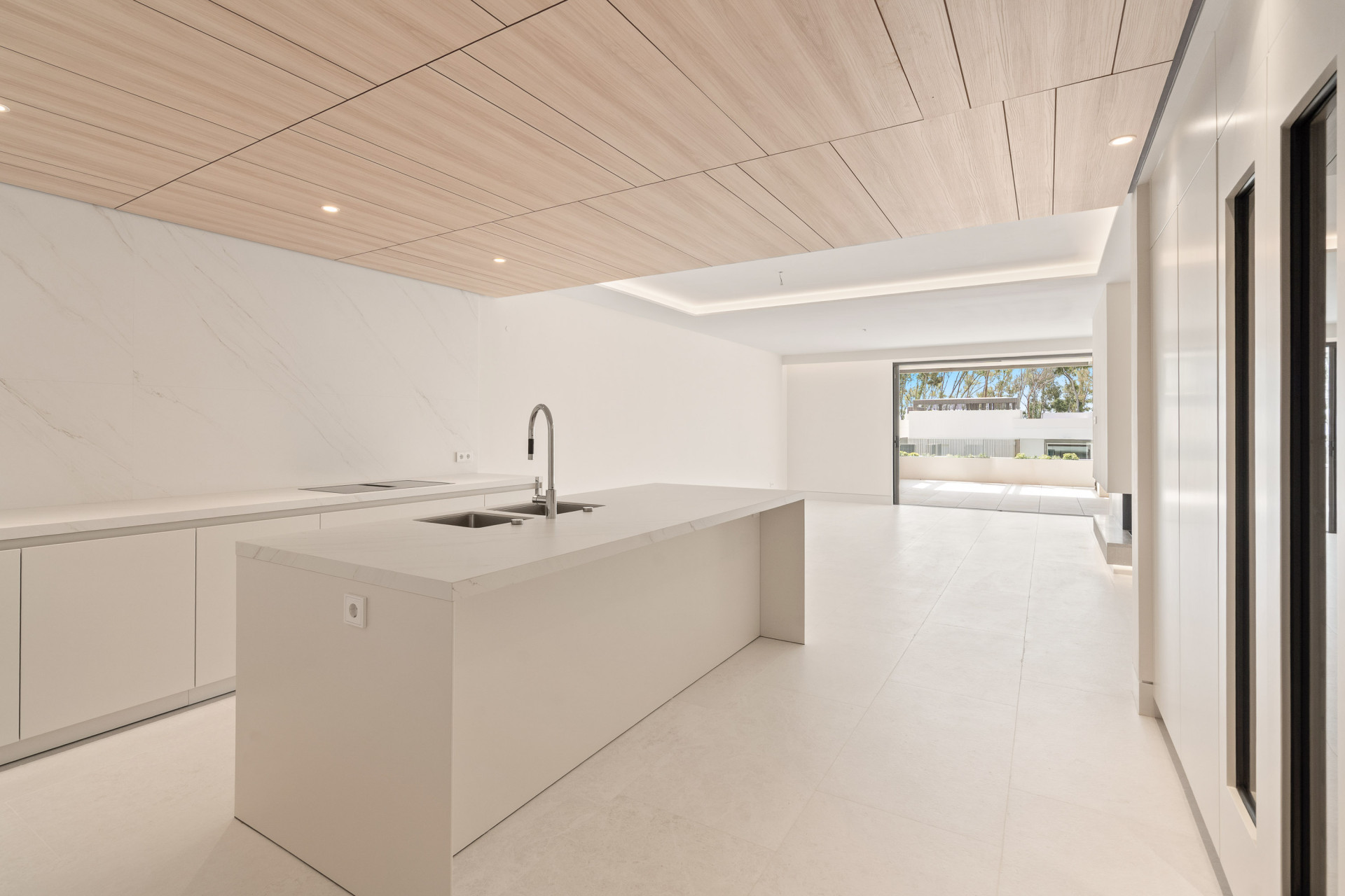 Luxurious 4-bed  Apartment in the Prestigious UNO Marbella — photo 7