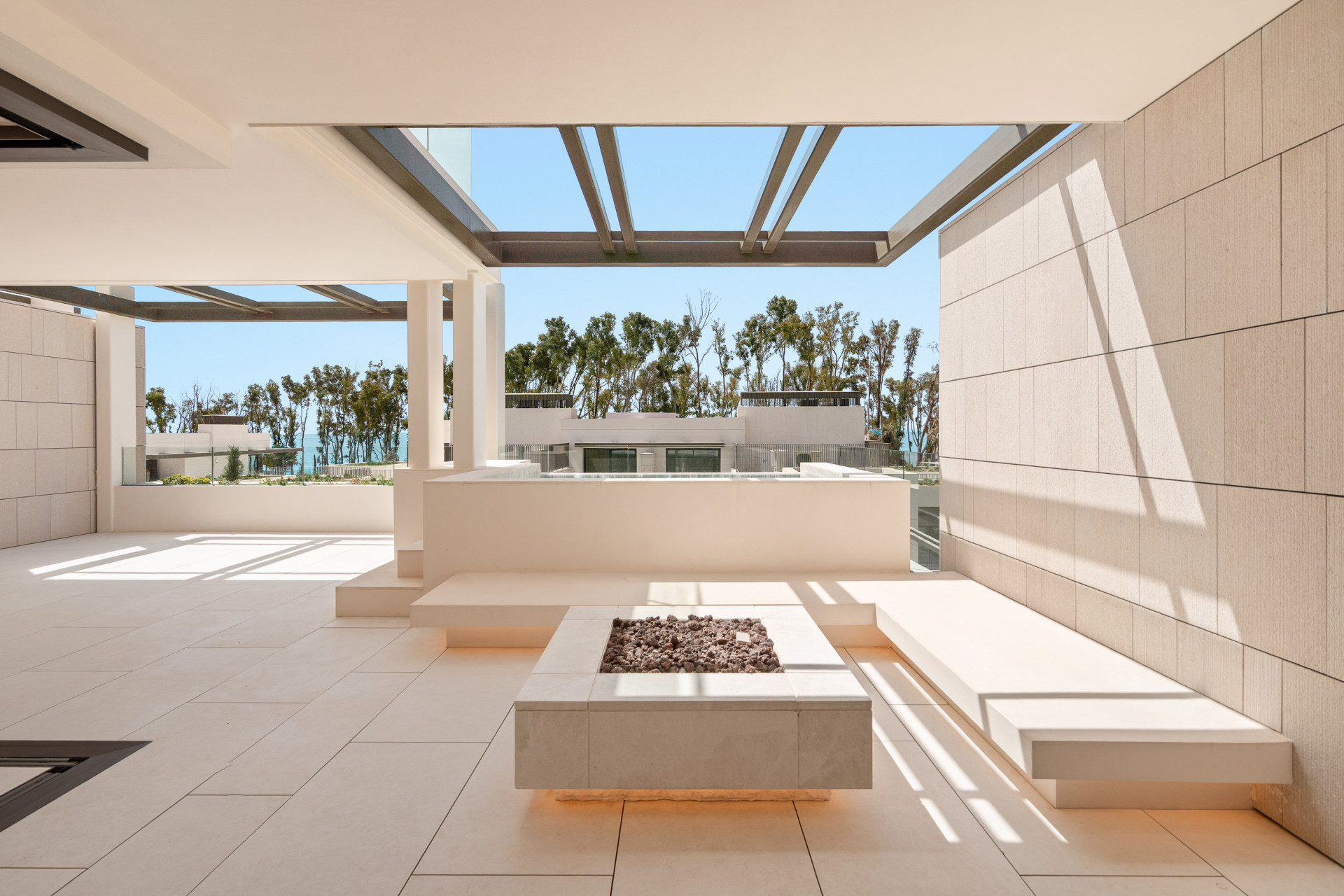 Luxurious 4-bed  Apartment in the Prestigious UNO Marbella