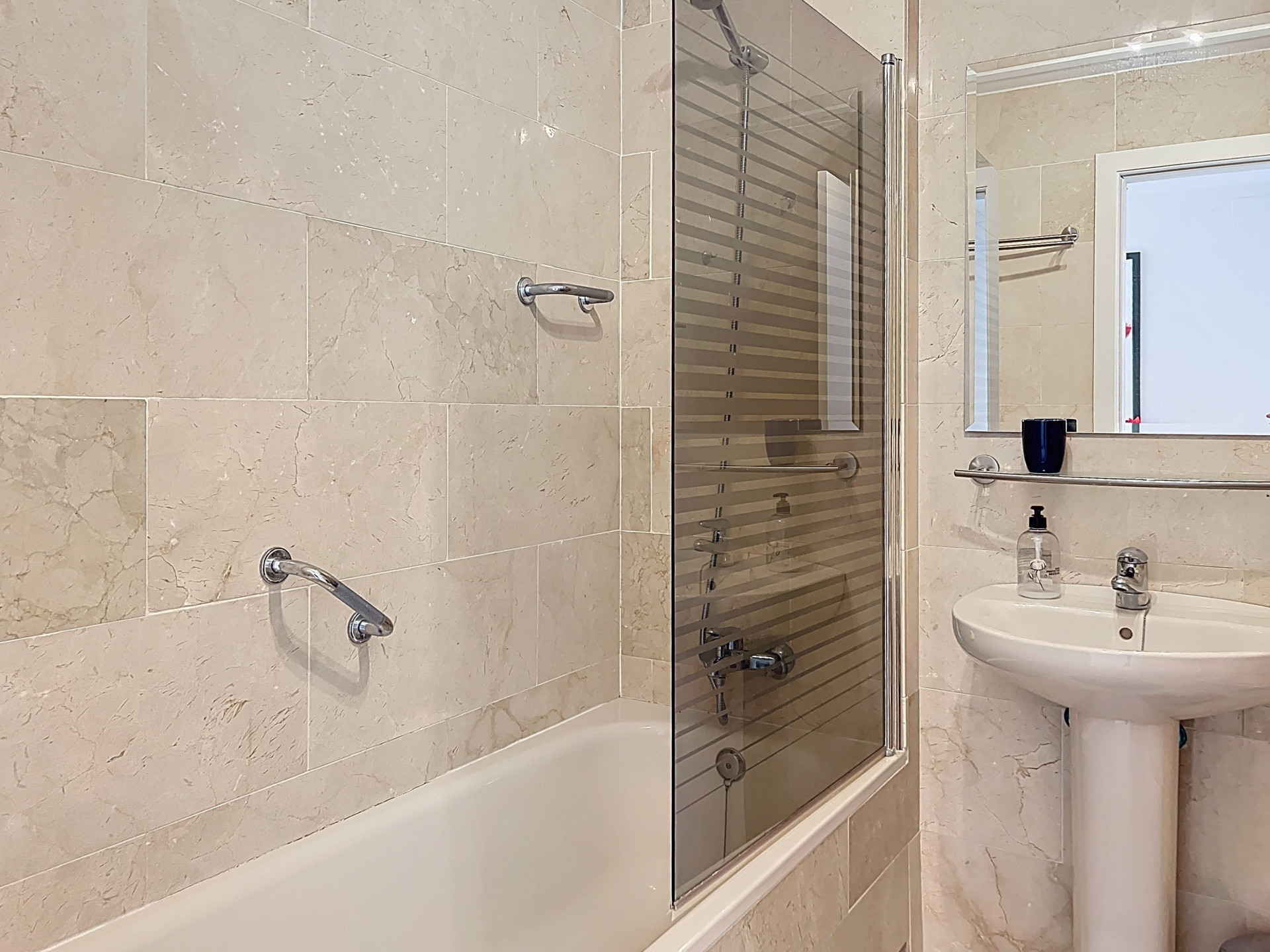 Exceptional 2-Bedroom Penthouse with Sea & Gibraltar Views near Sotogrande