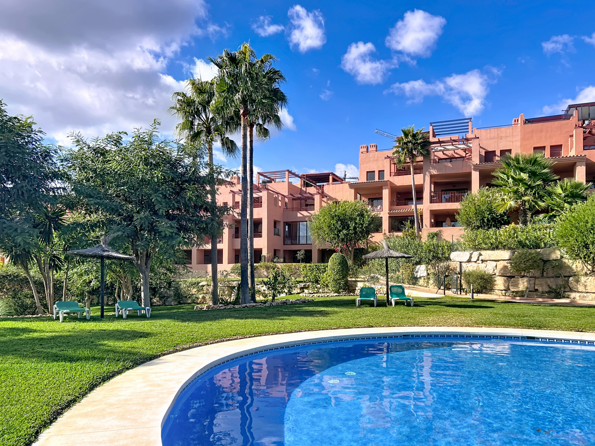 Stunning Apartment with 40 m² Terrace, Sea Views & Prime Location near Sotogrande