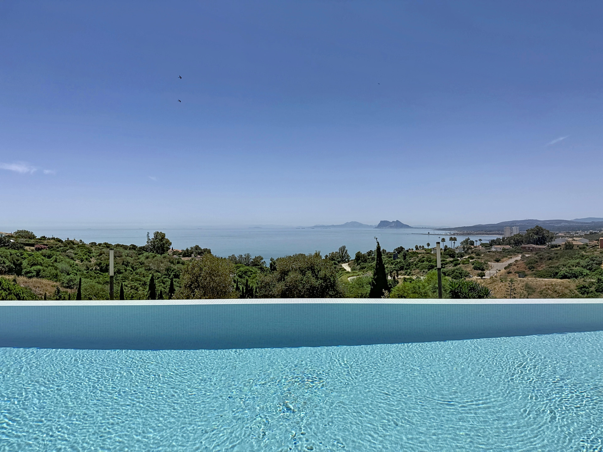 Groundfloor wtih Seaviews in Blue Heights