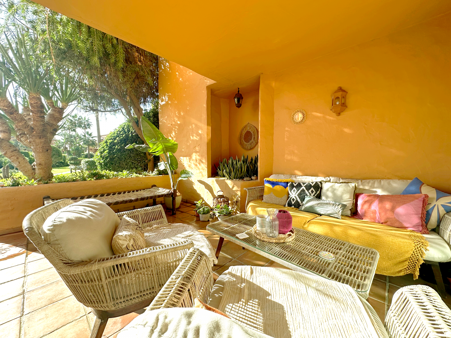 Exclusive Ground Floor Apartment with Direct Beach Access in Los Granados de Duquesa