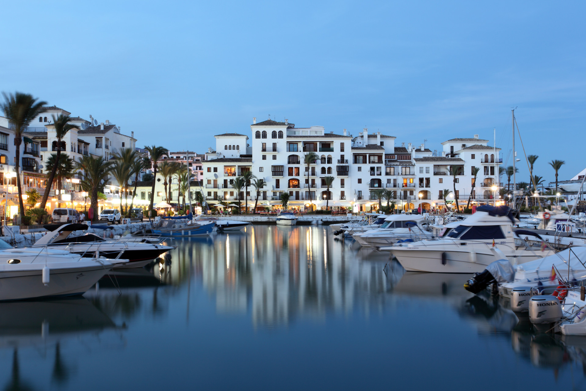 Renovated Apartment with Terrace in La Duquesa, 100m from the Beach