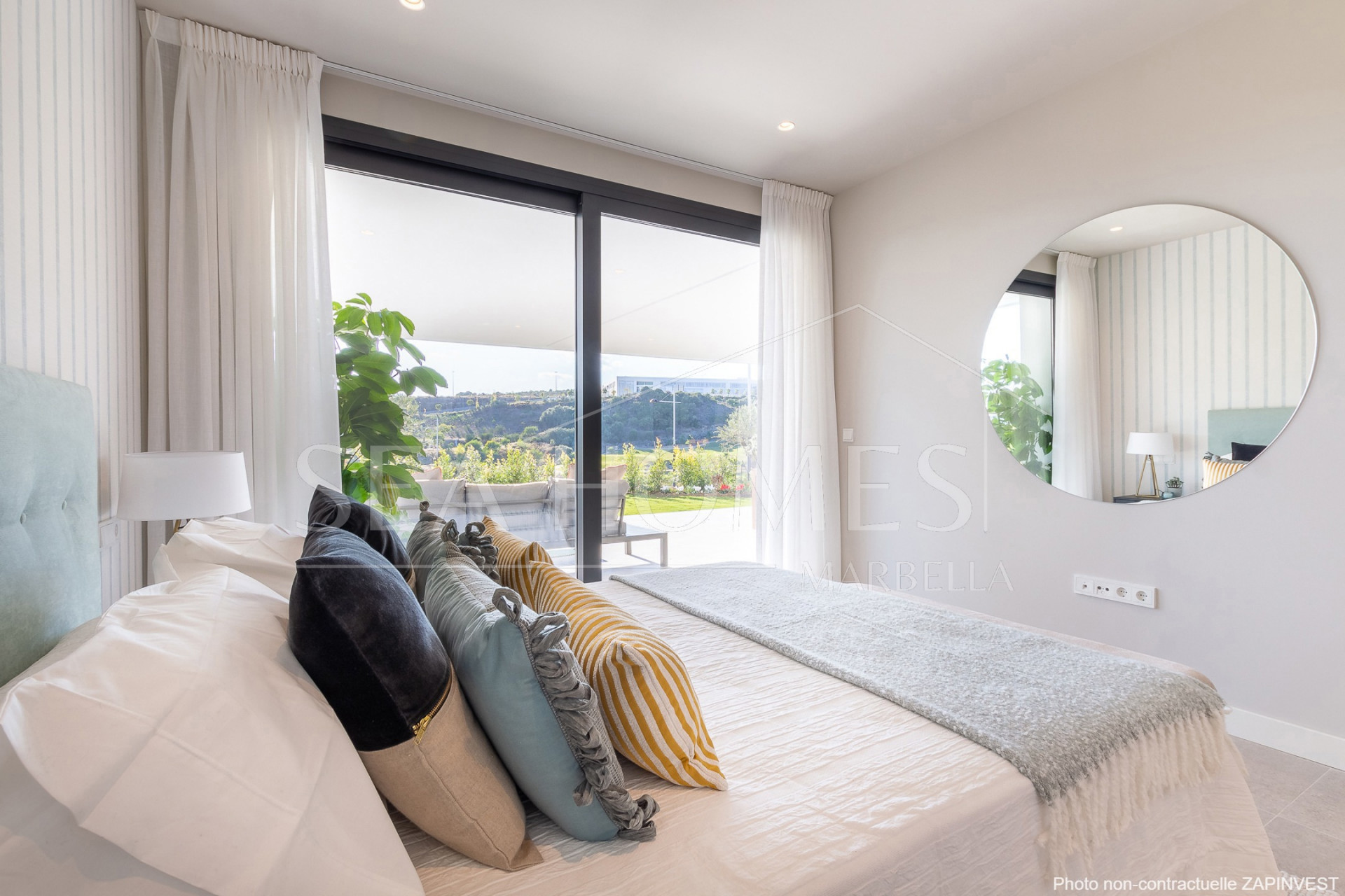 Stunning Penthouse with Panoramic Views in Estepona West