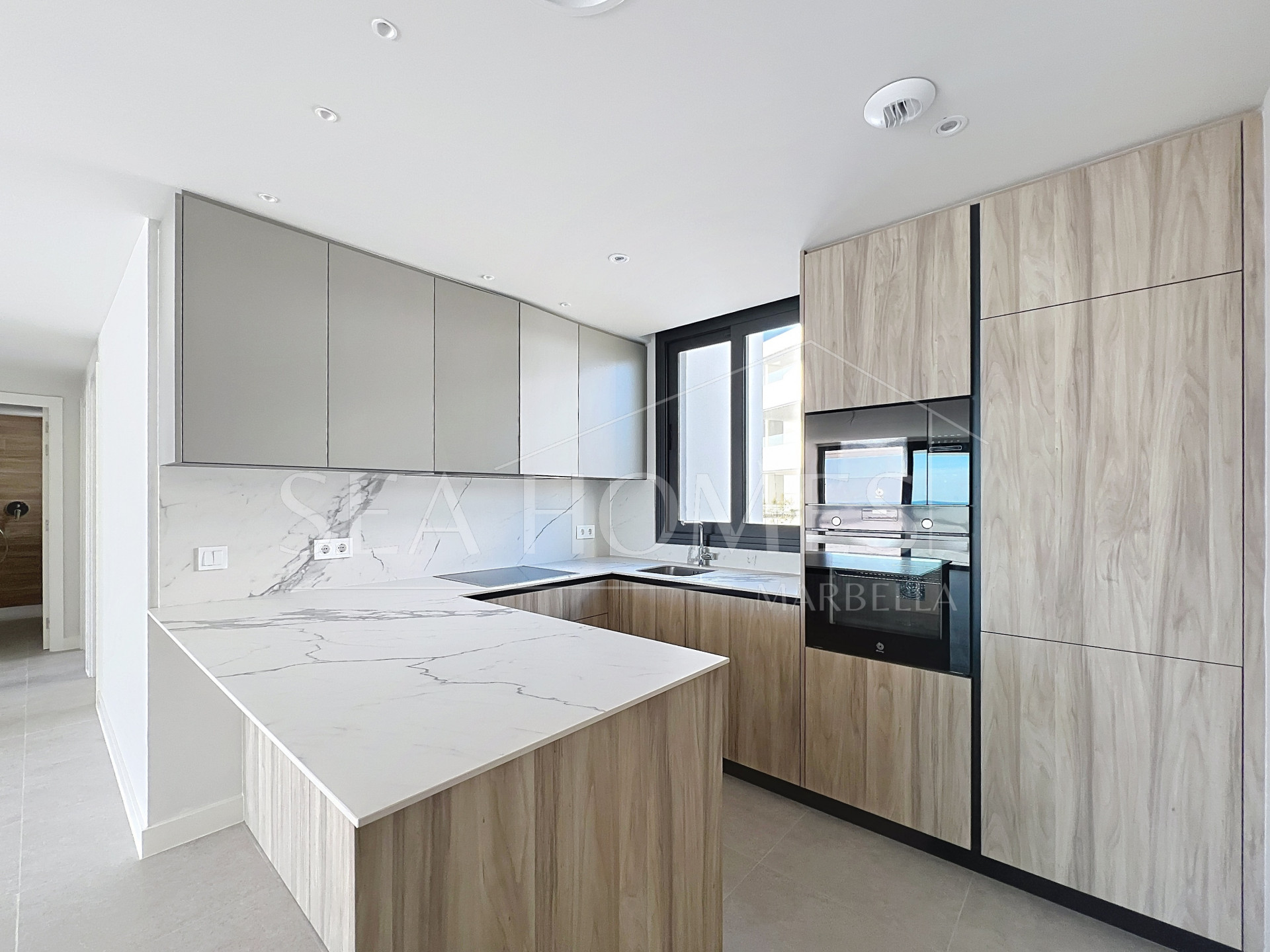 Stunning Penthouse with Panoramic Views in Estepona West