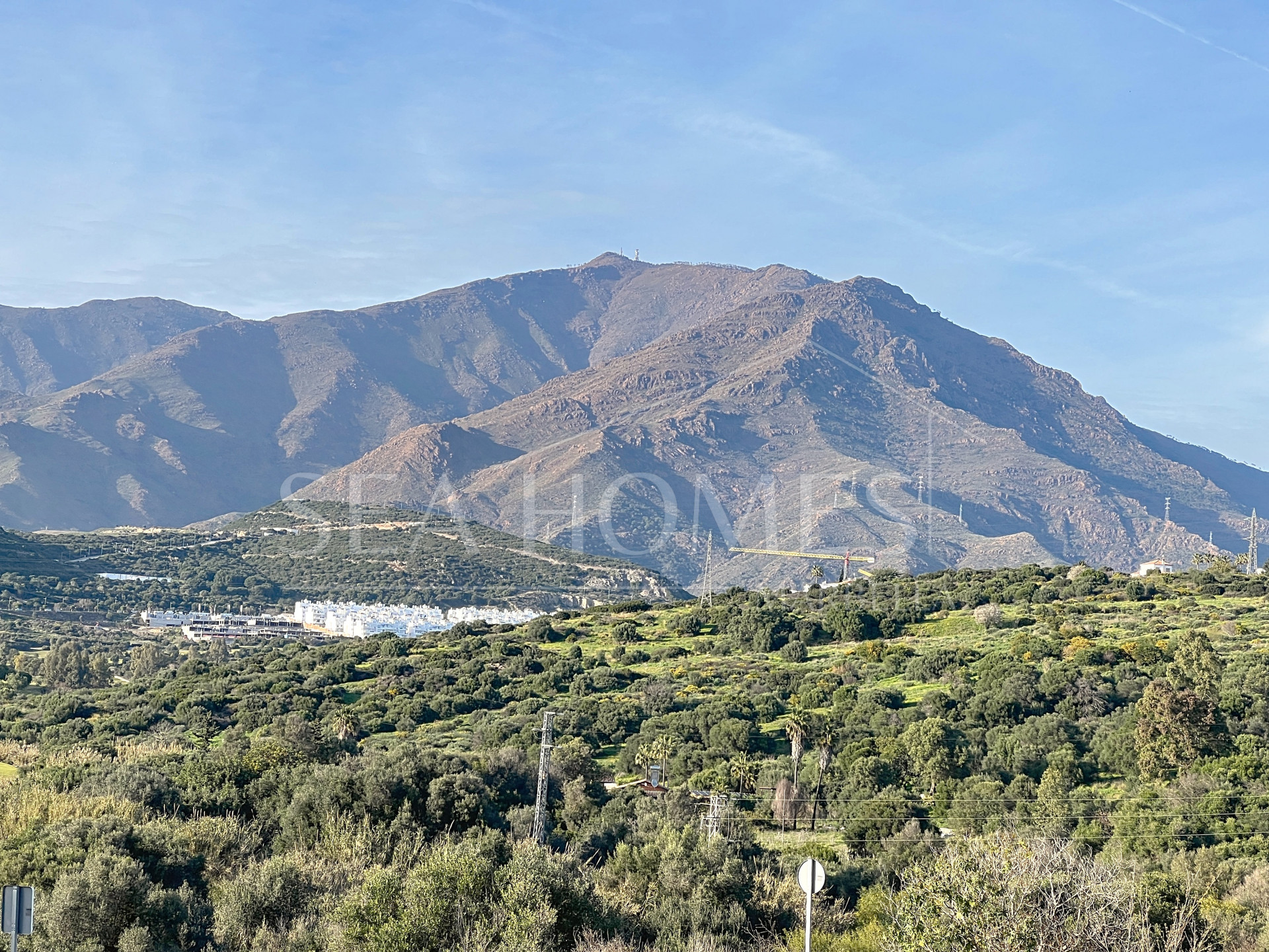 Stunning Penthouse with Panoramic Views in Estepona West