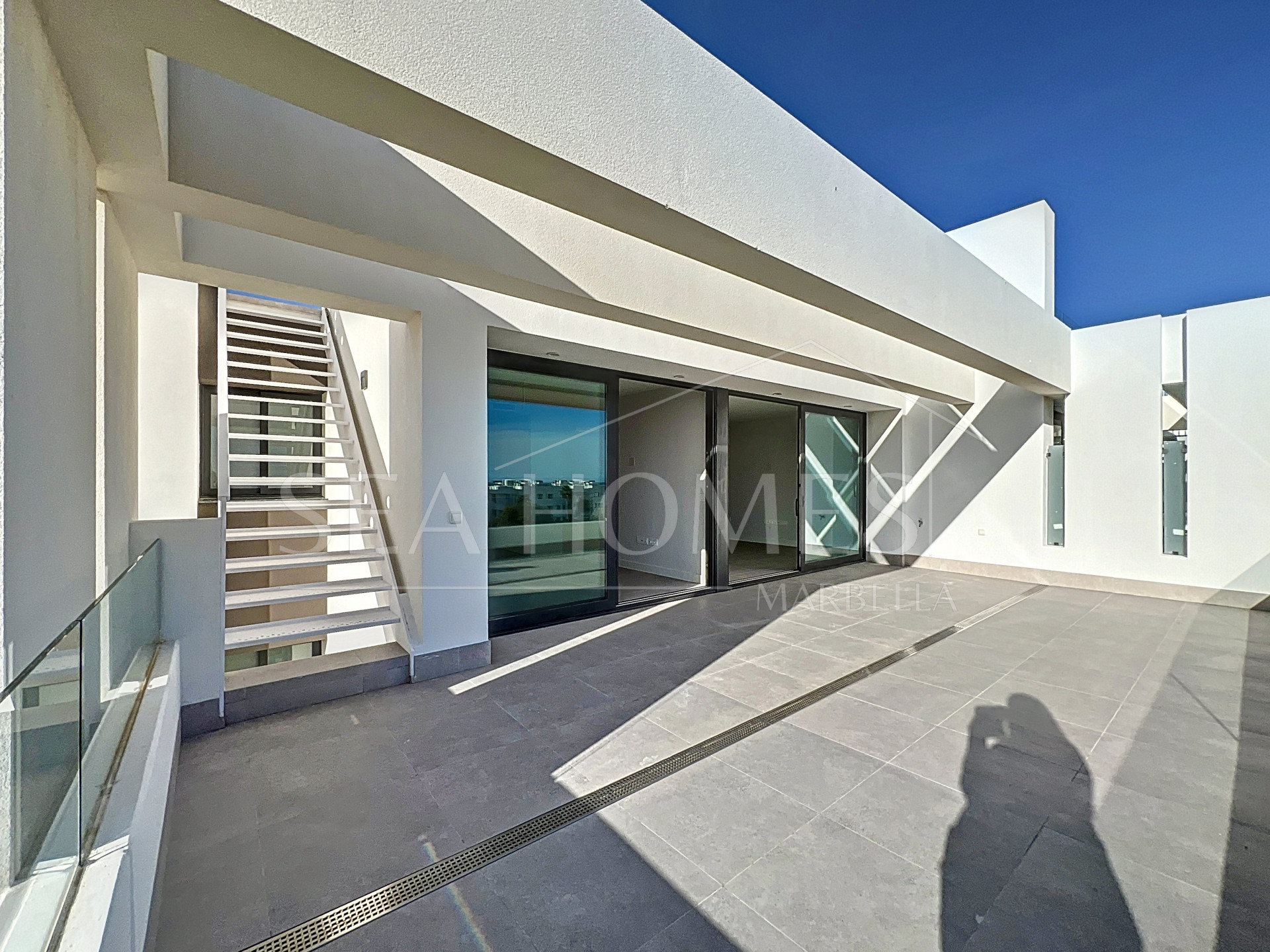 Stunning Penthouse with Panoramic Views in Estepona West