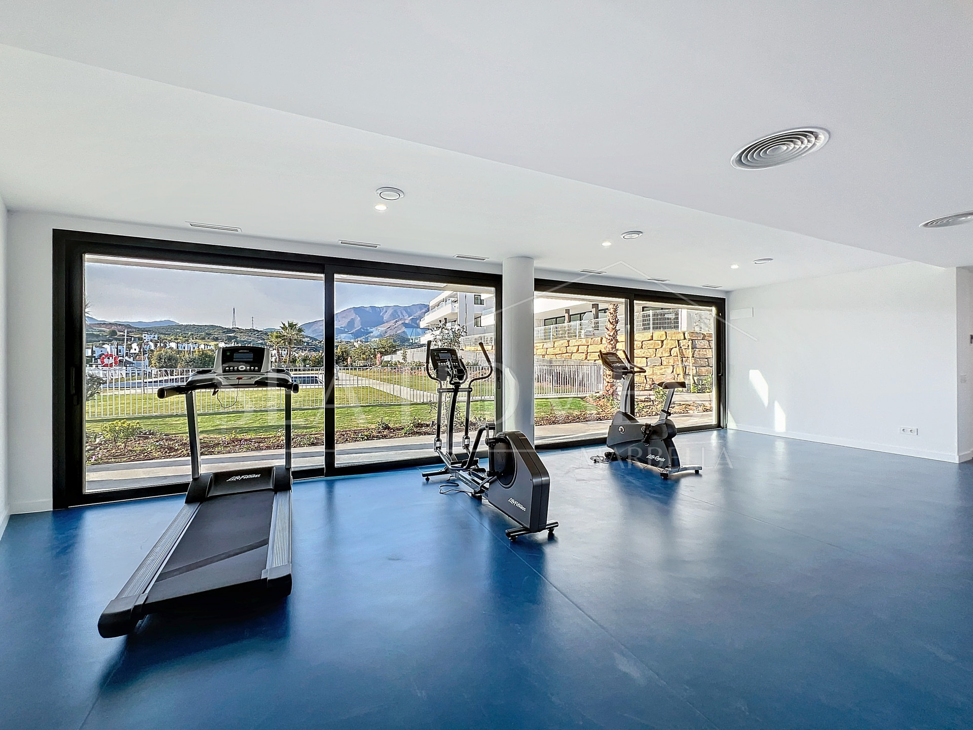 Stunning Penthouse with Panoramic Views in Estepona West