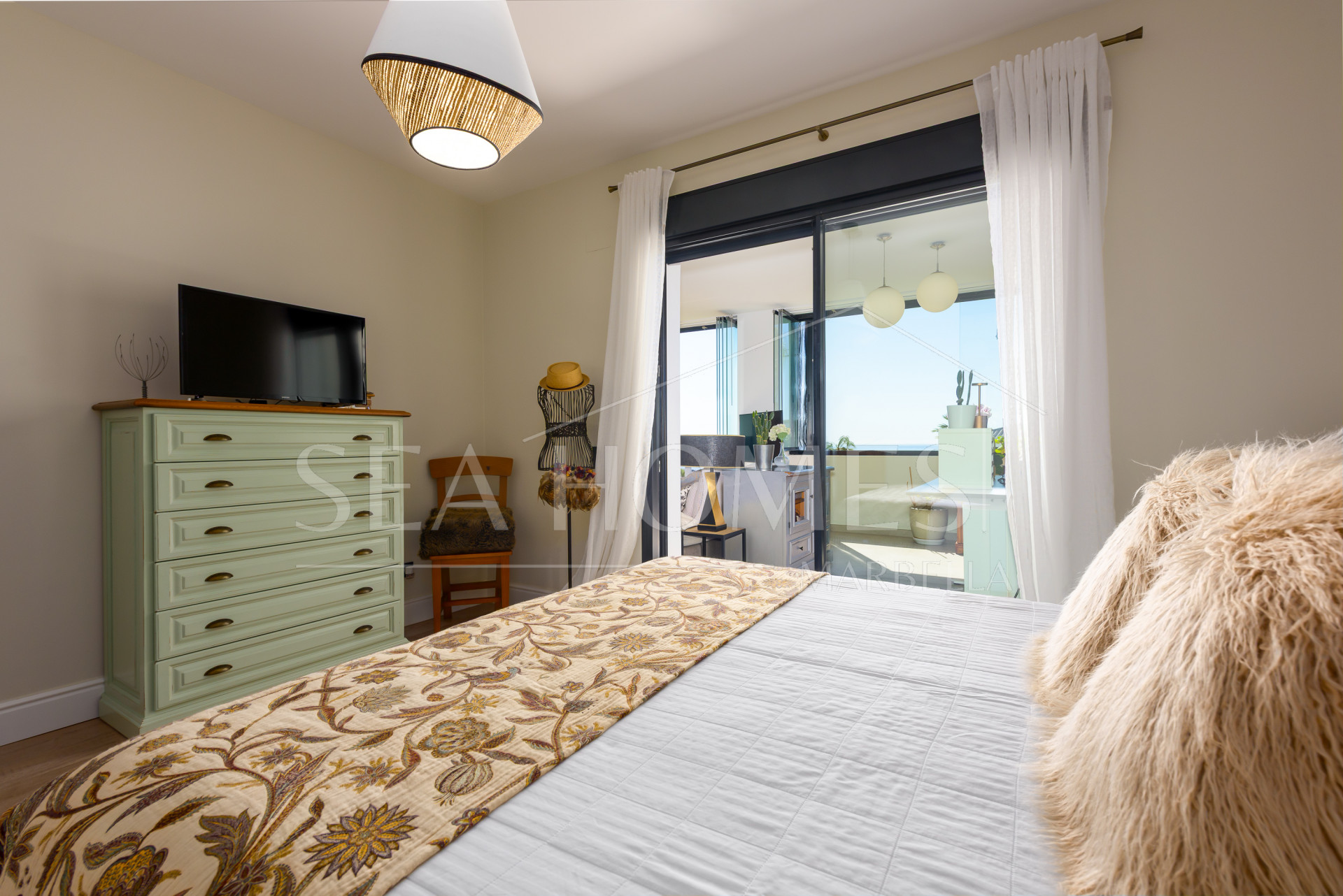 Luxury apartment in Mirador Estepona Hills Phase I, Costa del Sol.