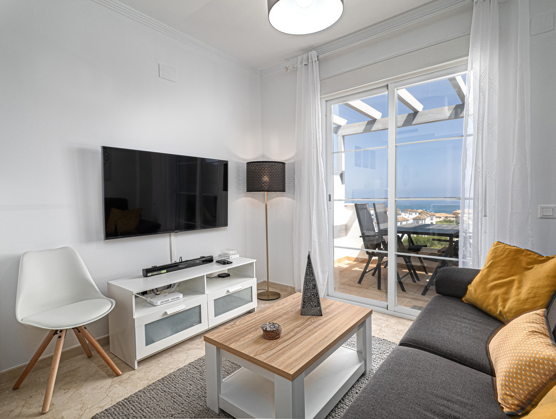 Top-Floor Apartment, South-Facing, with Panoramic Sea Views!