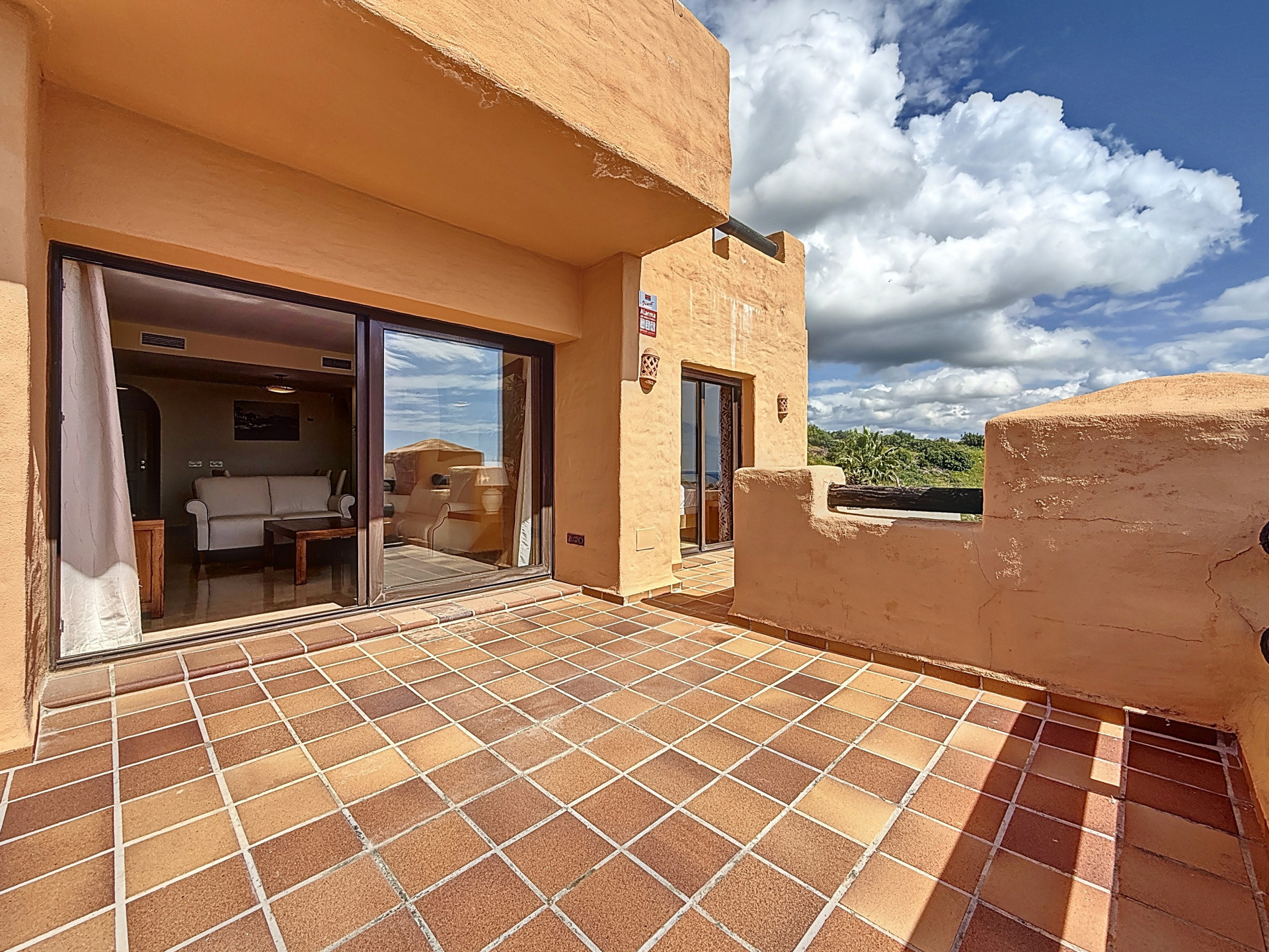 Seaview 2bed apartment in Coto Real, Casares