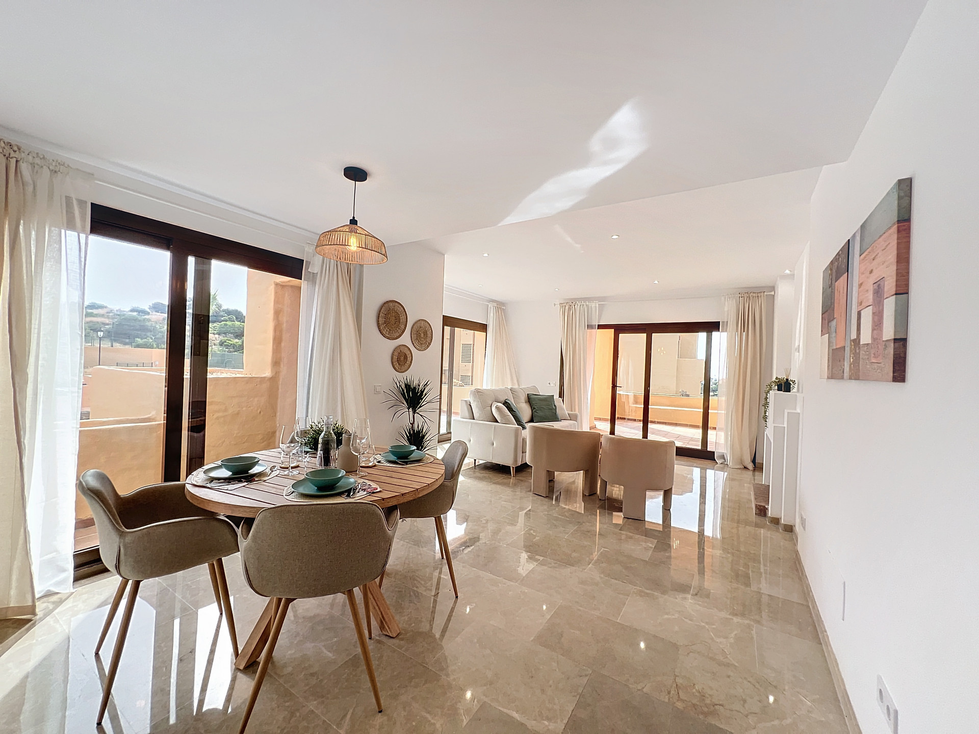 Luxury flat located in the exclusive area of La Duquesa, Manilva.