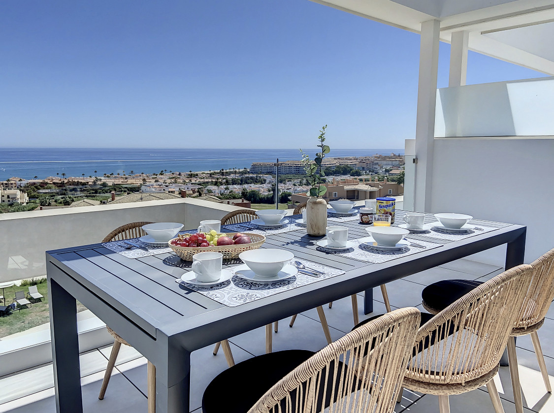 Luxury Penthouse with Sea View in Doña Julia, Casares