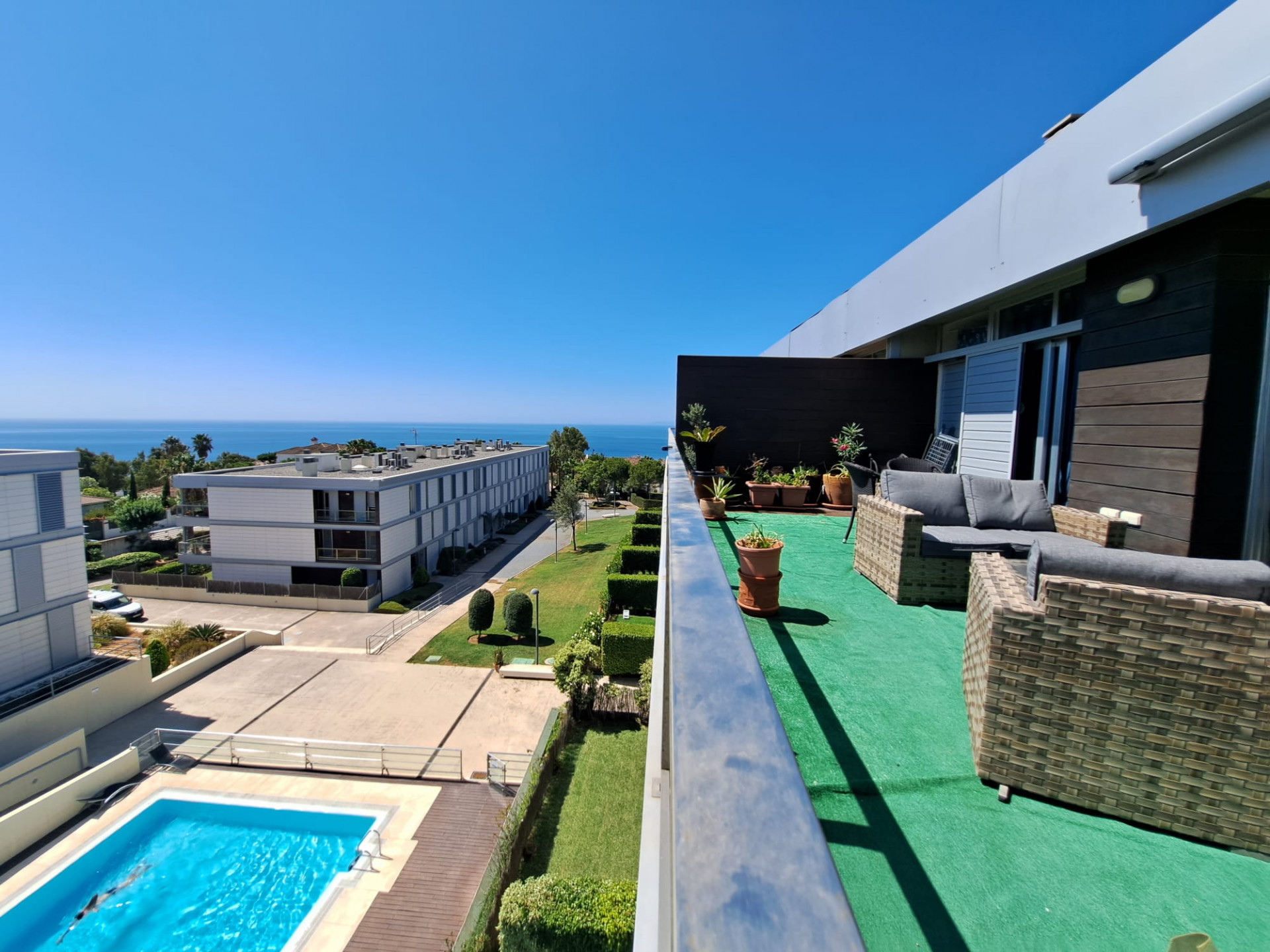 Penthouse with sea views in Chullera, Manilva, Málaga