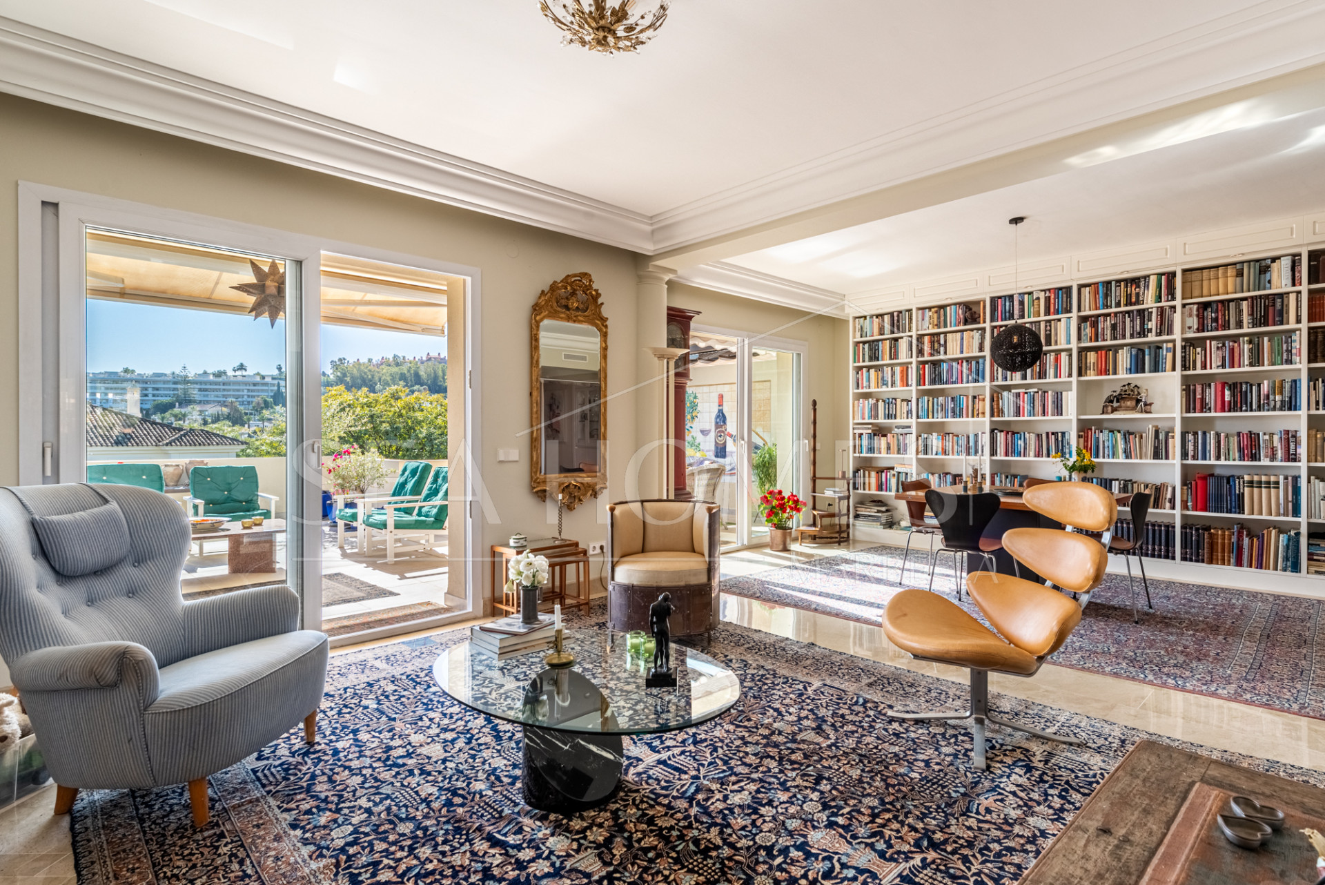 Luxury Penthouse in Las Alamandas, Nueva Andalucía – The Perfect Blend of Elegance and Convenience