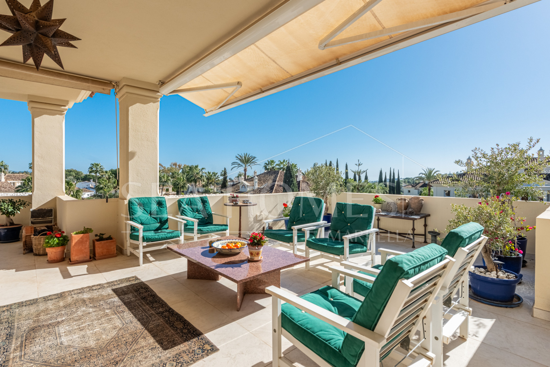 Luxury Penthouse in Las Alamandas, Nueva Andalucía – The Perfect Blend of Elegance and Convenience