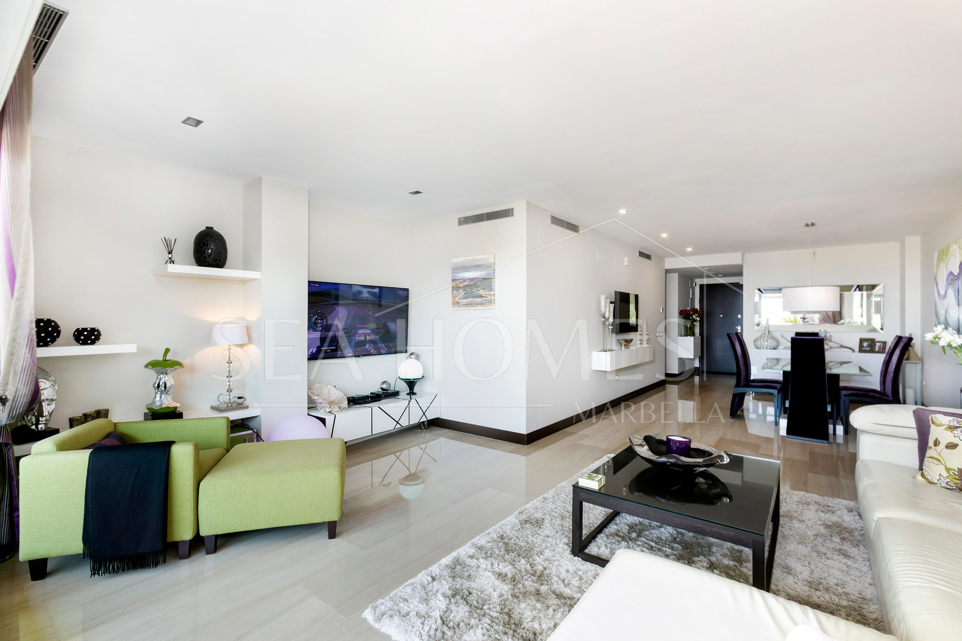 Luxurious 3 Bedroom South-facing Corner Apartment In La Azalia, Benahavís - Sea And Golf Views!