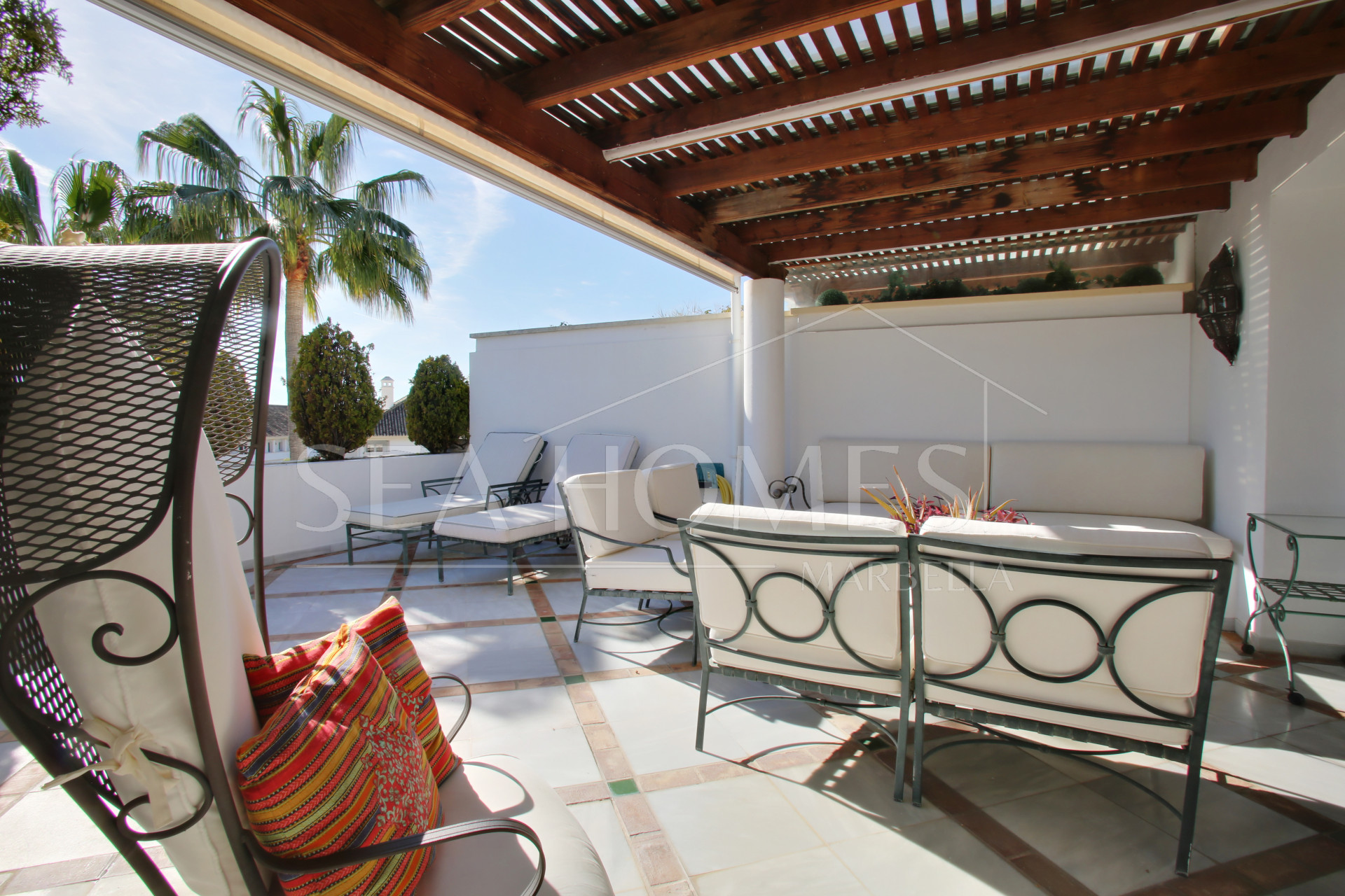 Exceptional four bedroom, south facing duplex penthouse in the exclusive and gated community of Monte Paraiso