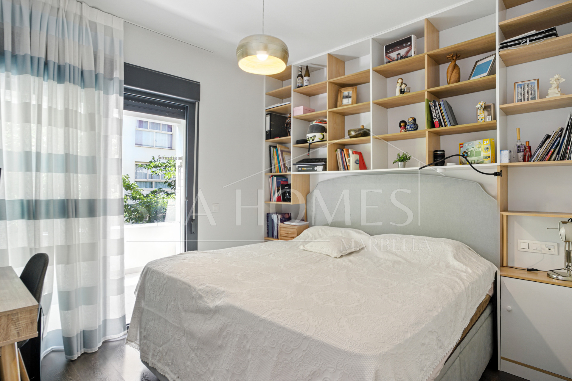 Beautiful south facing, three bed apartment located in the gated community of Estepona Gardens