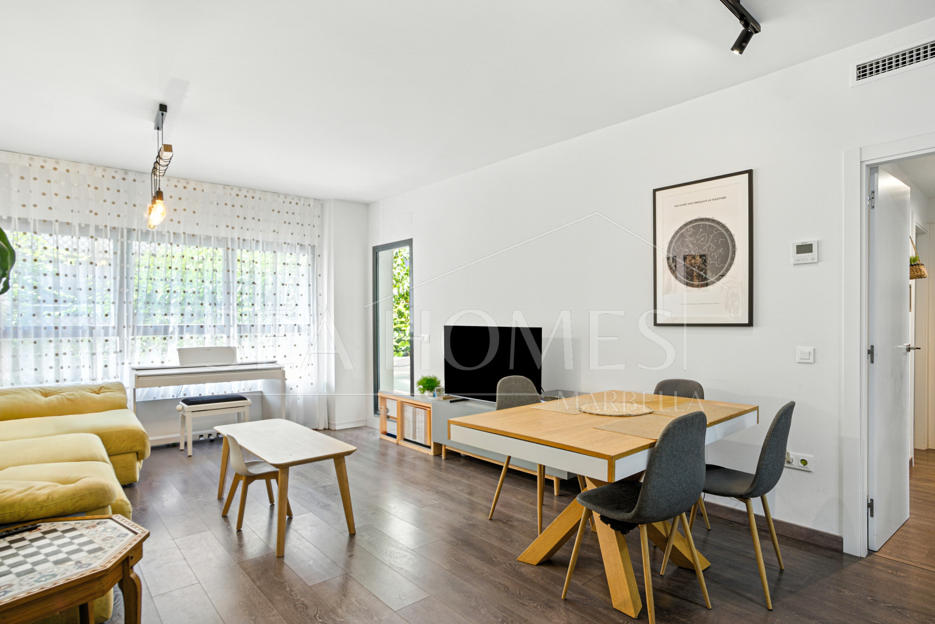 Beautiful south facing, three bed apartment located in the gated community of Estepona Gardens