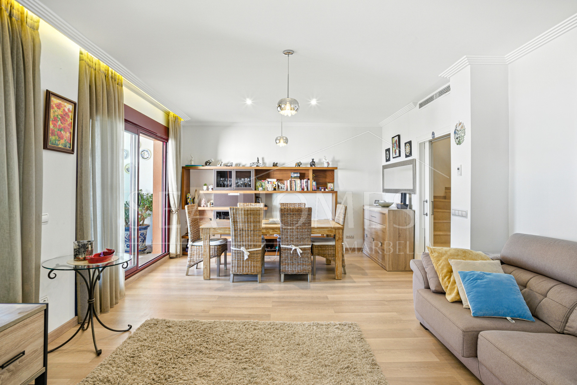 South-Facing Townhouse with Stunning Sea Views in Los Jaralillos, El Paraíso, Benahavís