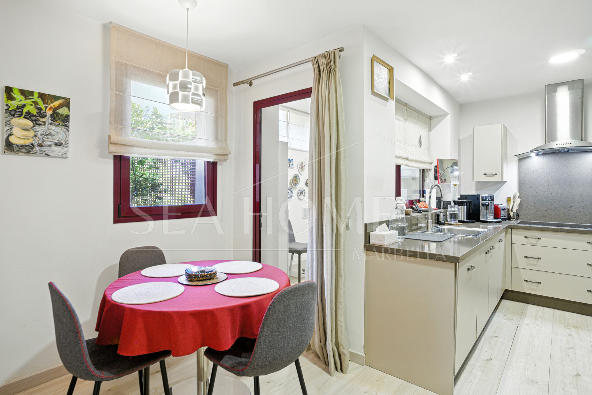 South-Facing Townhouse with Stunning Sea Views in Los Jaralillos, El Paraíso, Benahavís