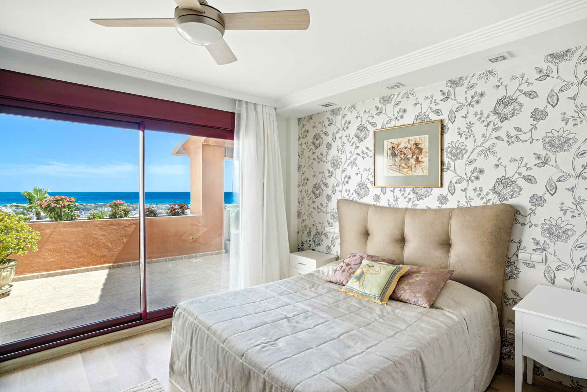 Casa adosada con impresionantes vistas al mar en Los Jaralillos, El Paraíso, Benahavís