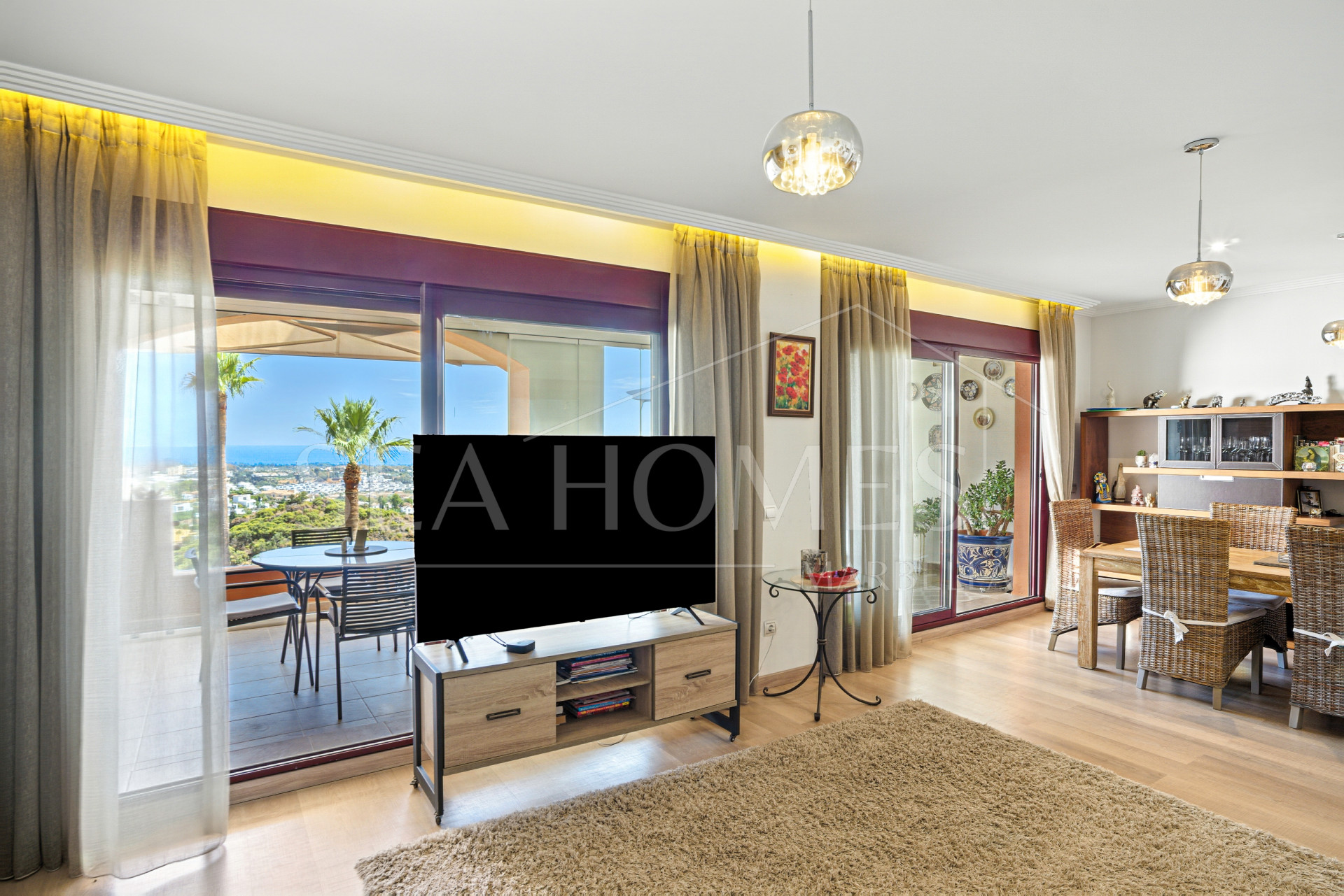 South-Facing Townhouse with Stunning Sea Views in Los Jaralillos, El Paraíso, Benahavís