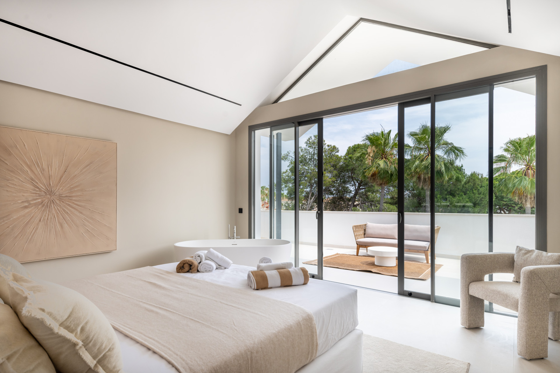 Villa Solana — Villa de cuatro dormitorios orientada al sur cerca de Atalaya Golf, Estepona.