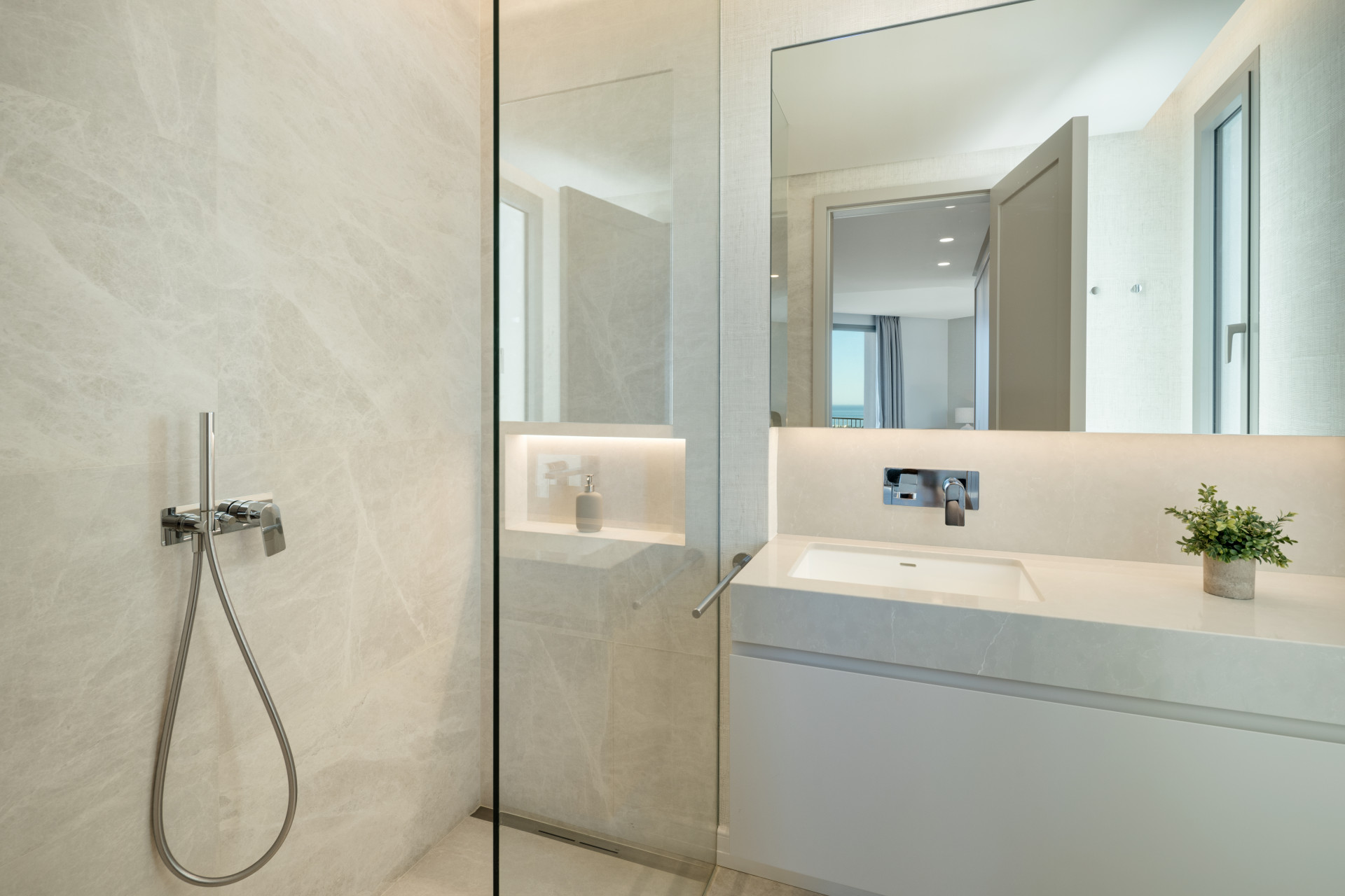 Fully renovated seven bedroom villa in Monte Halcones, Benahavis