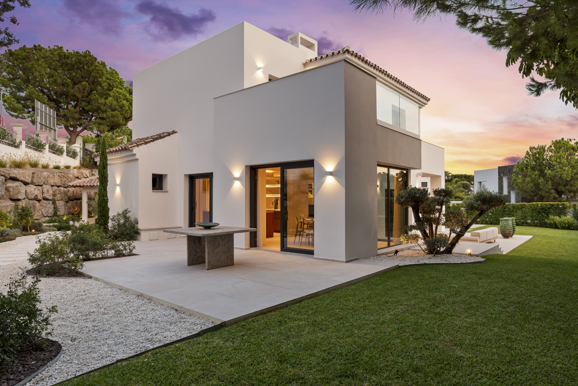 Beautiful four bedroom villa located in the gated community of La Alqueria, Benahavis