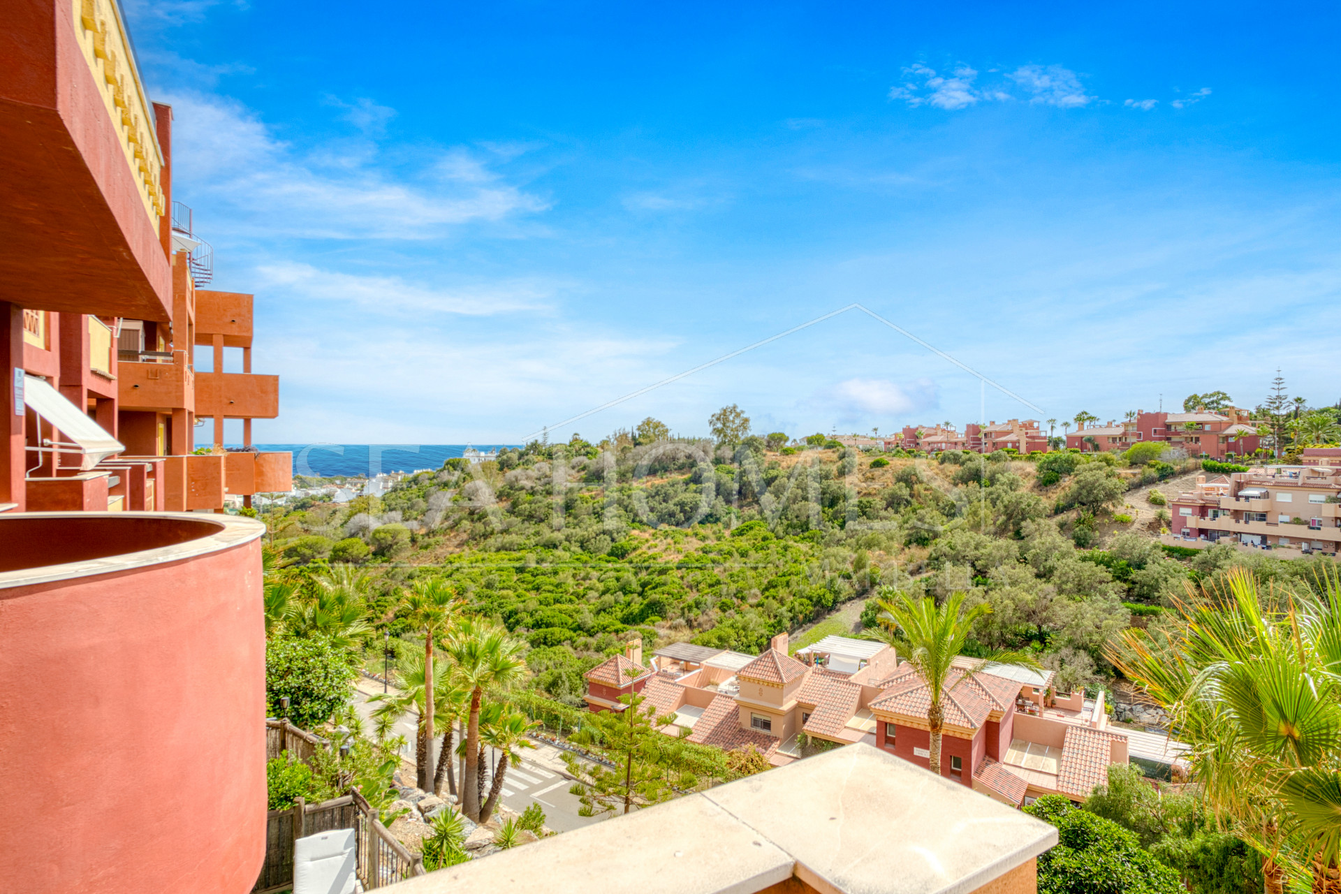 Beautifully renovated, south west facing, two bedroom apartment located in the residential area of Reserva de Marbella