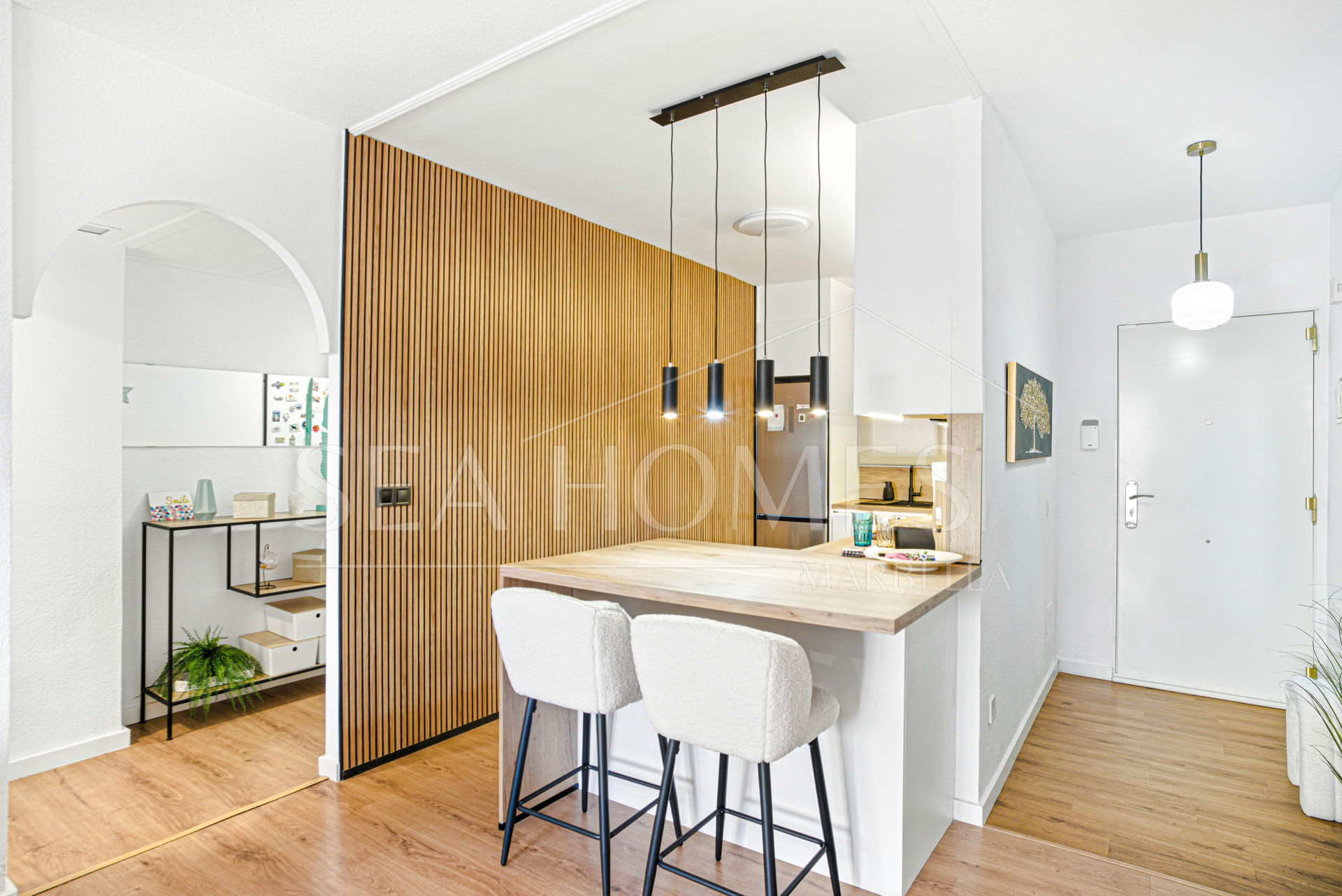 Beautifully renovated, south west facing, two bedroom apartment located in the residential area of Reserva de Marbella