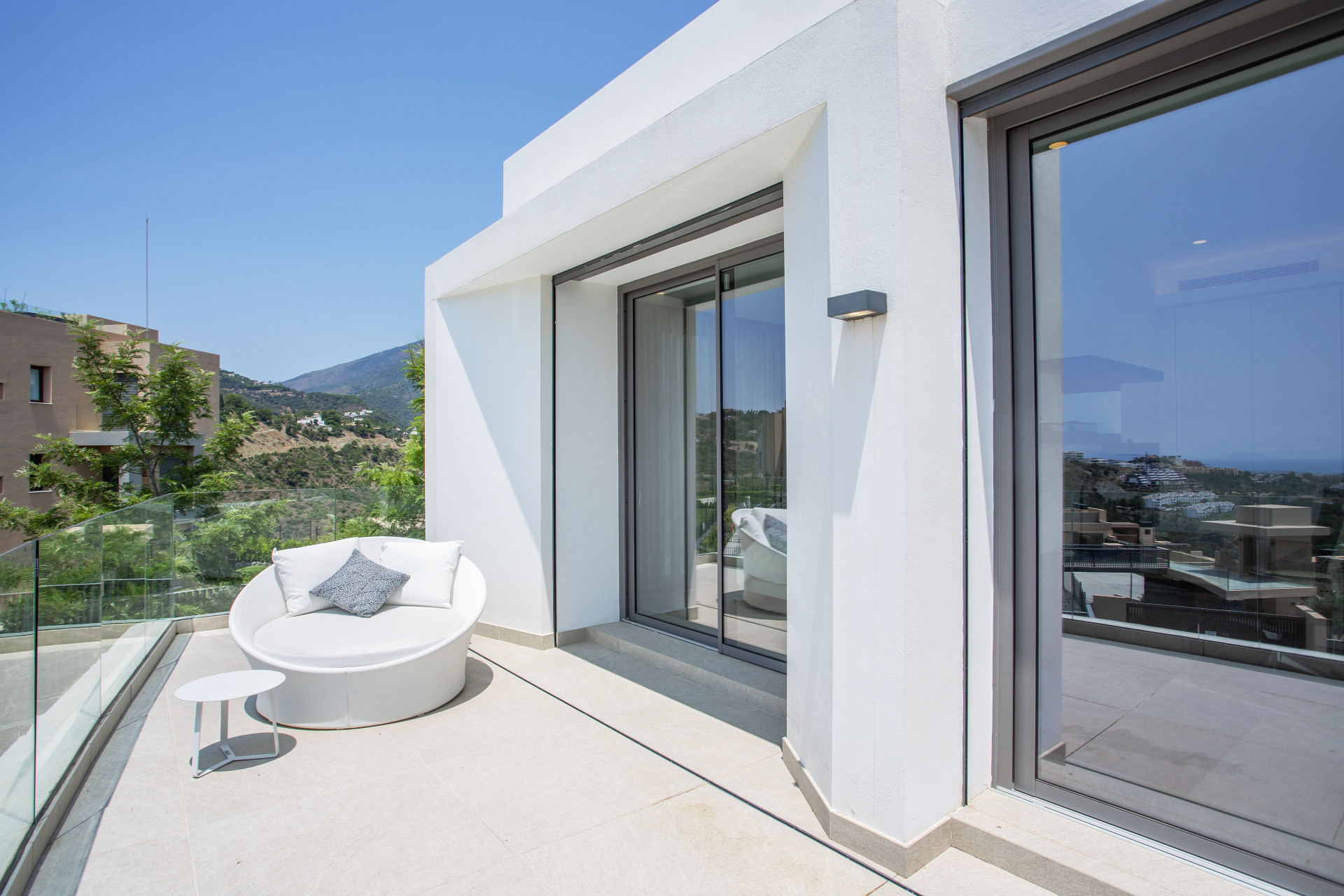 Exceptional Three Bedroom, Southwest-Facing, Penthouse with Panoramic Sea & Mountain Views located in Real de la Quinta, Benahavis