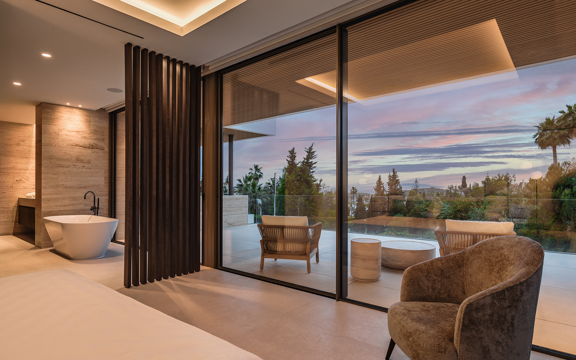 Luxurious Five Bedroom Brand-New Villa with Rooftop Solarium located in El Paraiso Alto, Benahavis